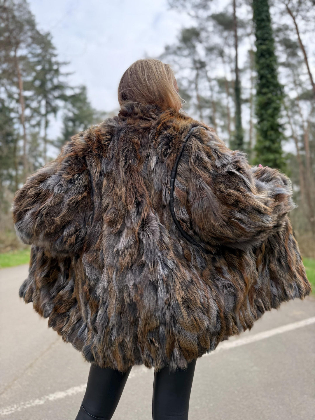 Outlet Vintage Colorful Fox Fur Coat, Large Size, Soft and Fluffy Fur, Unique Design and Rare Find Fox Coat, Good Condition with Small Signs