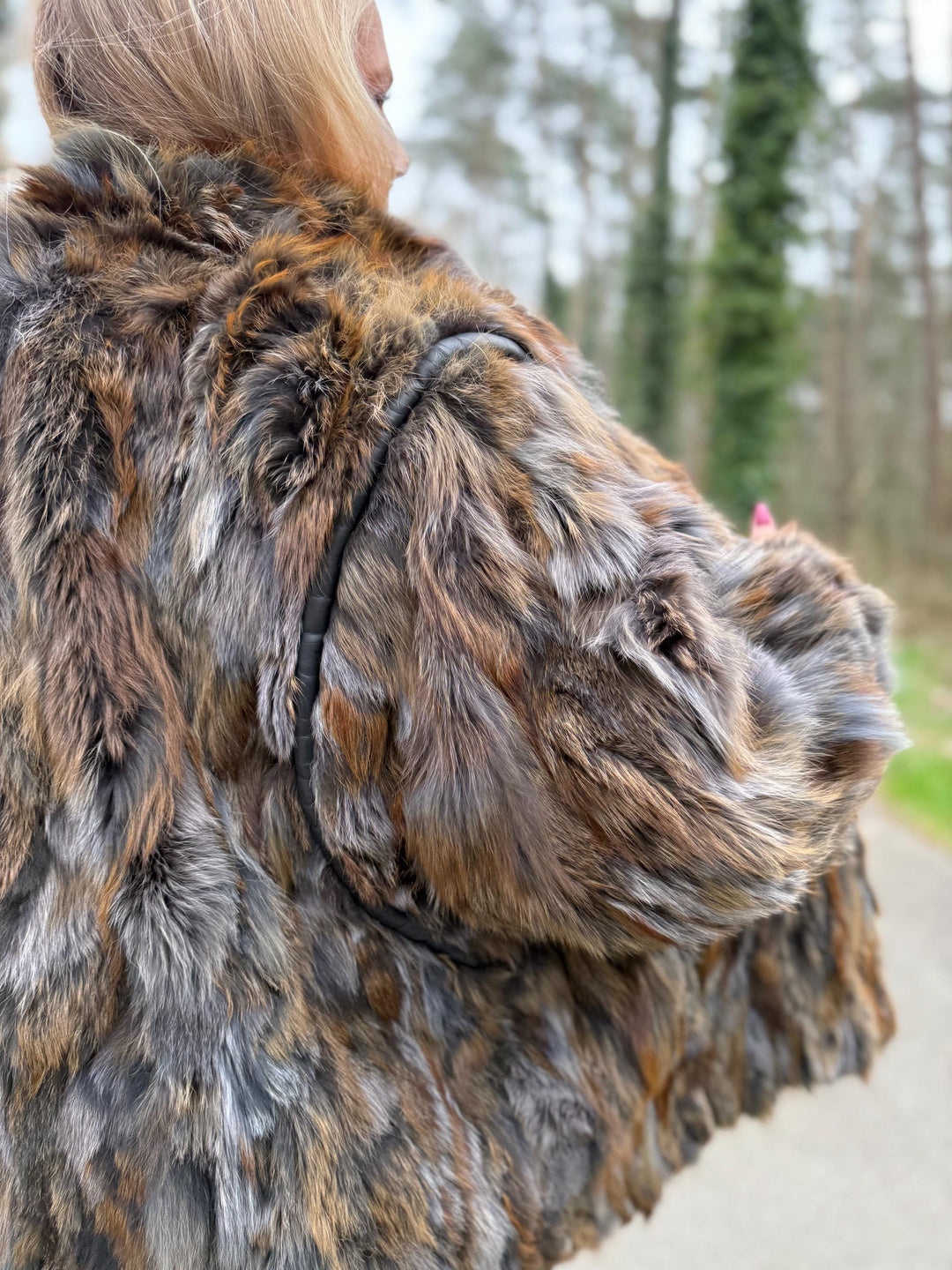 Outlet Vintage Colorful Fox Fur Coat, Large Size, Soft and Fluffy Fur, Unique Design and Rare Find Fox Coat, Good Condition with Small Signs