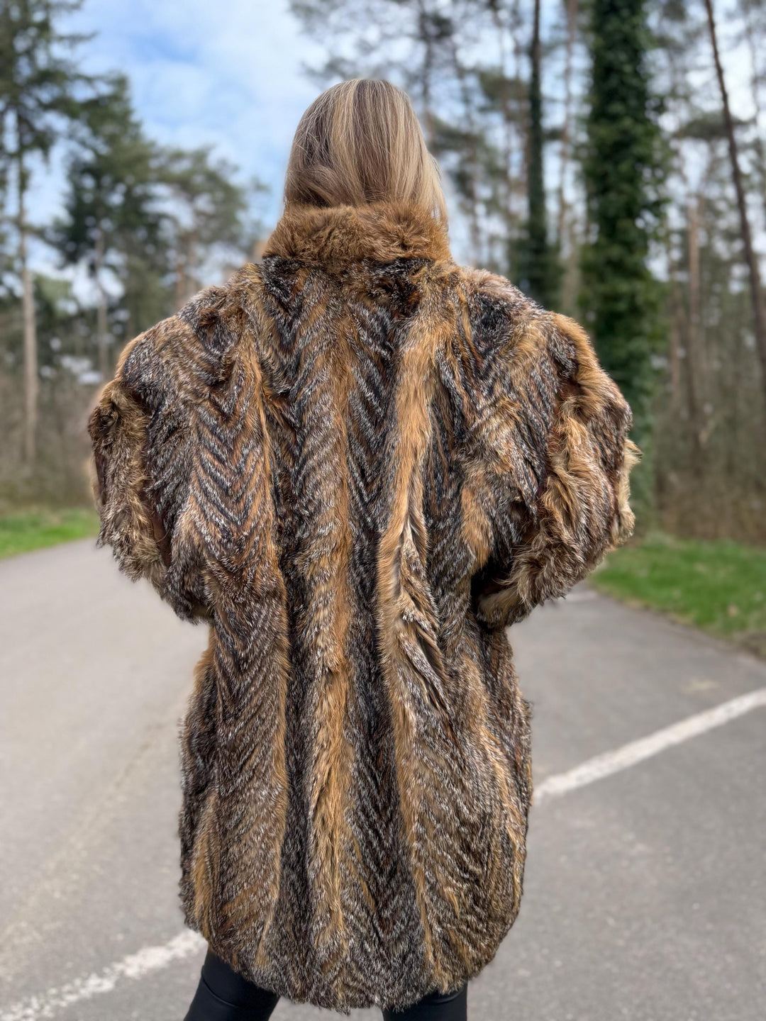 Gray Cross Fox Fur Coat with Leather, Medium Size, Real High-Quality Fur, Soft & Luxuriously Elegant Fur Coat, Women's Fox Coat, Cross Fox