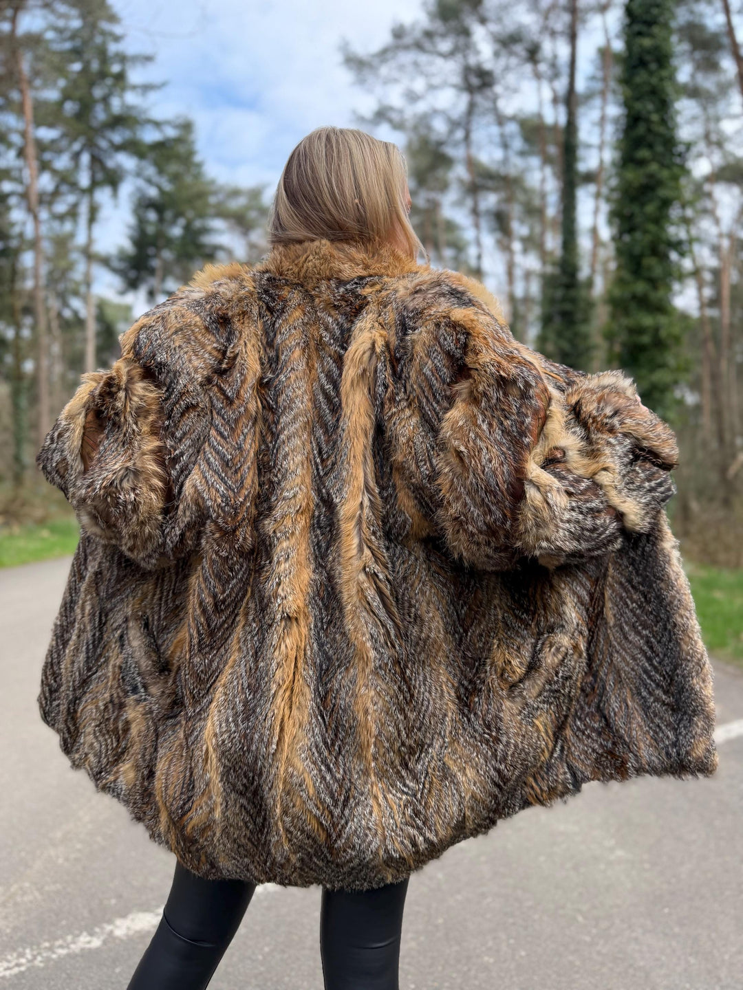 Gray Cross Fox Fur Coat with Leather, Medium Size, Real High-Quality Fur, Soft & Luxuriously Elegant Fur Coat, Women's Fox Coat, Cross Fox