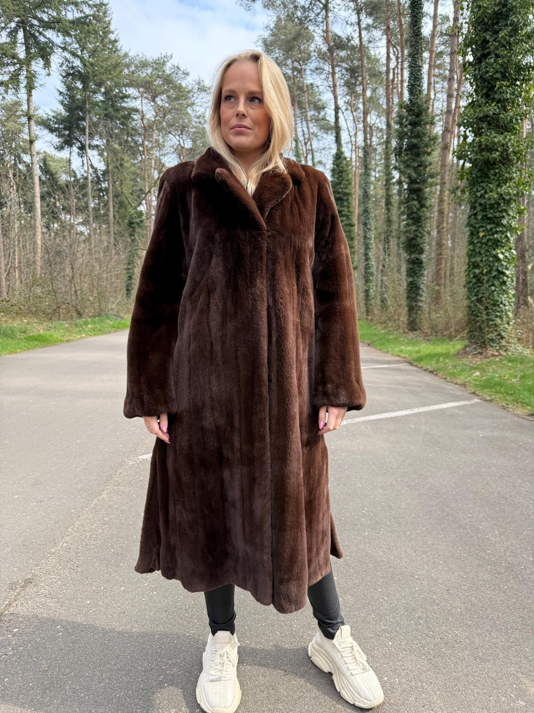 Ranched Saga Mink Fur Coat, Sheared Fur Medium Size, Full-Length Mink Coat, Superb Quality, Brand New Coat, Premium High Quality Fur, Luxury