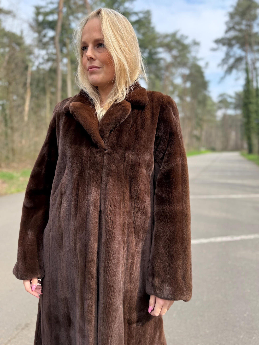 Ranched Saga Mink Fur Coat, Sheared Fur Medium Size, Full-Length Mink Coat, Superb Quality, Brand New Coat, Premium High Quality Fur, Luxury