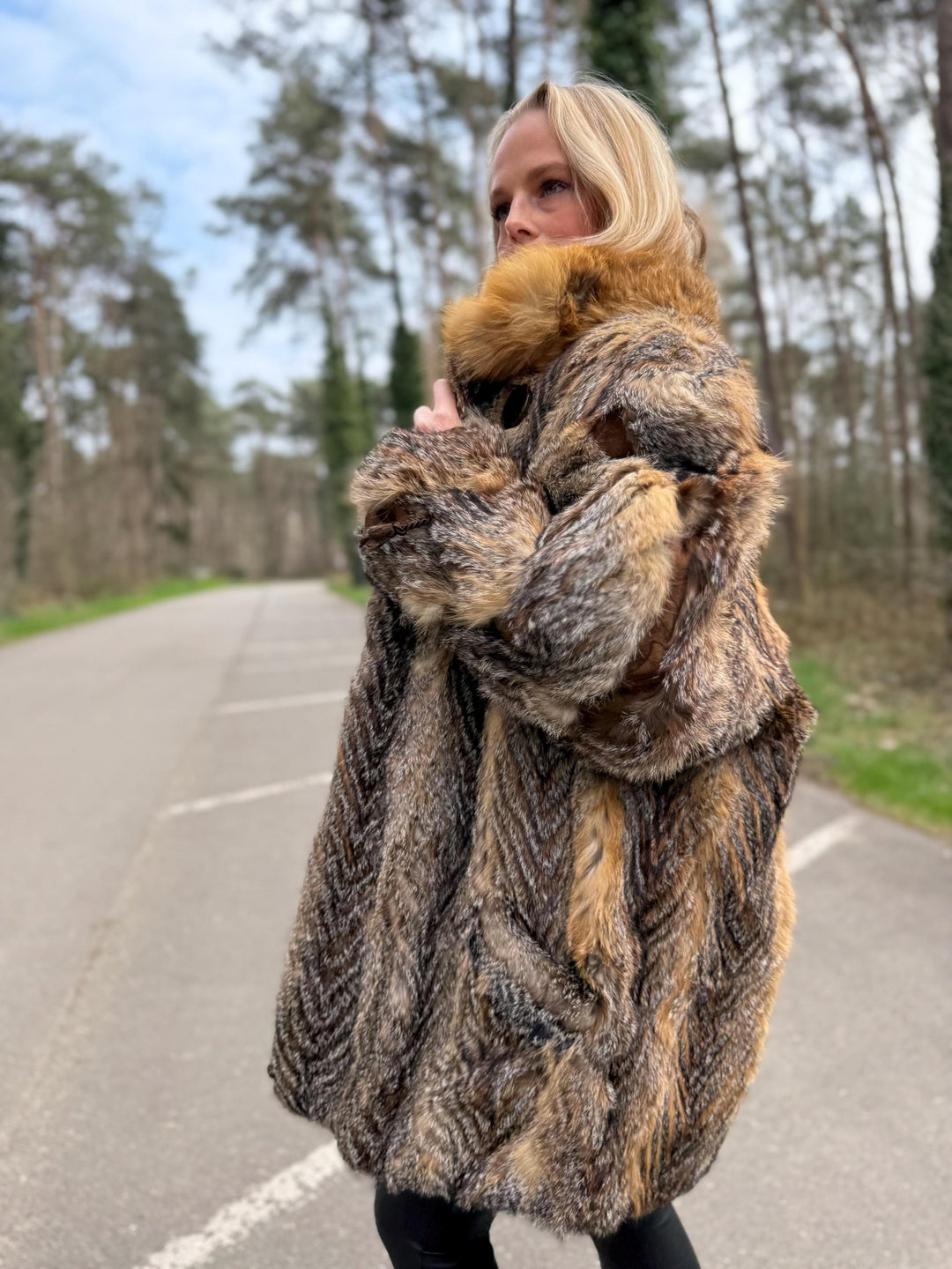 Gray Cross Fox Fur Coat with Leather, Medium Size, Real High-Quality Fur, Soft & Luxuriously Elegant Fur Coat, Women's Fox Coat, Cross Fox