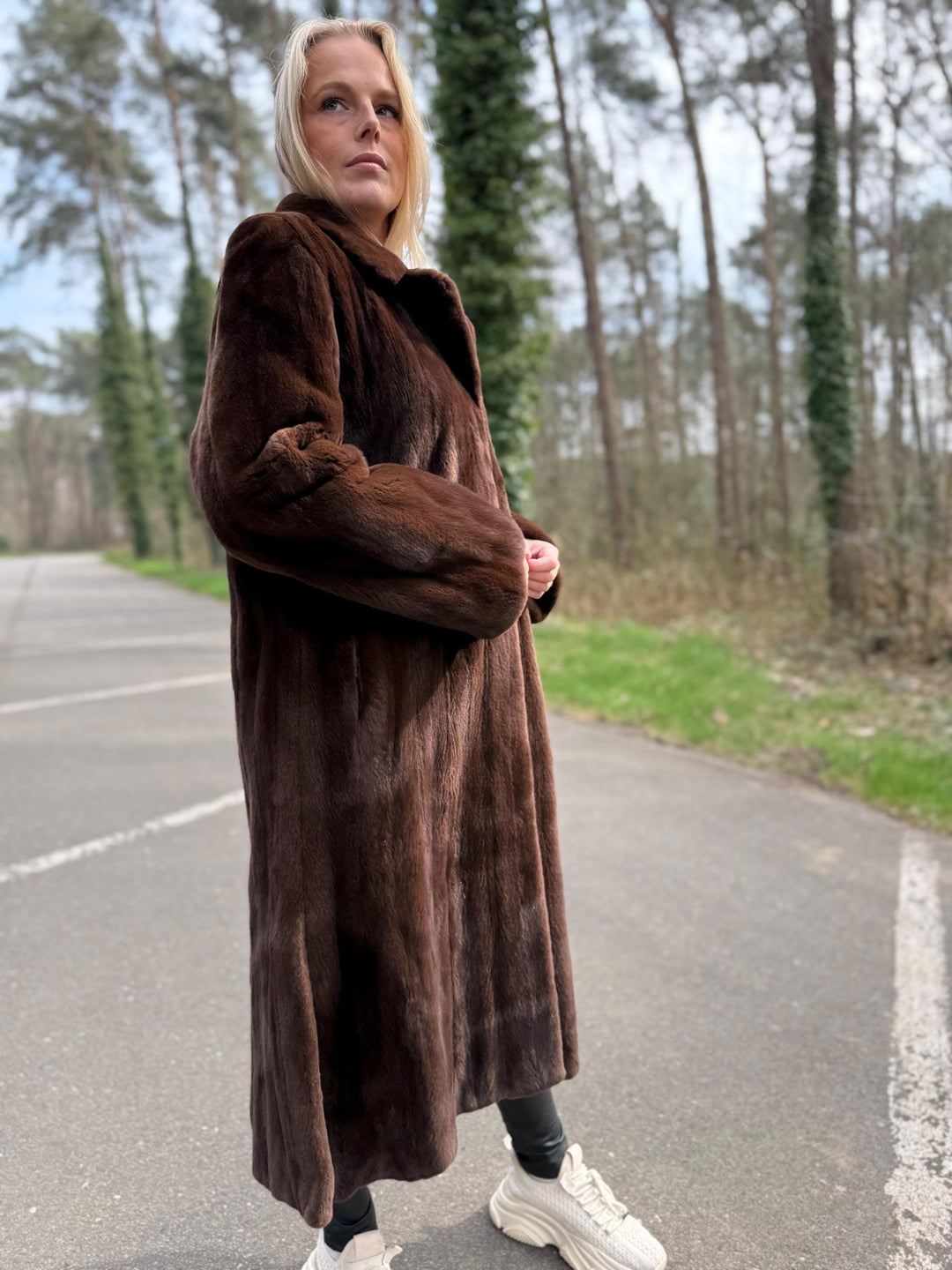 Ranched Saga Mink Fur Coat, Sheared Fur Medium Size, Full-Length Mink Coat, Superb Quality, Brand New Coat, Premium High Quality Fur, Luxury