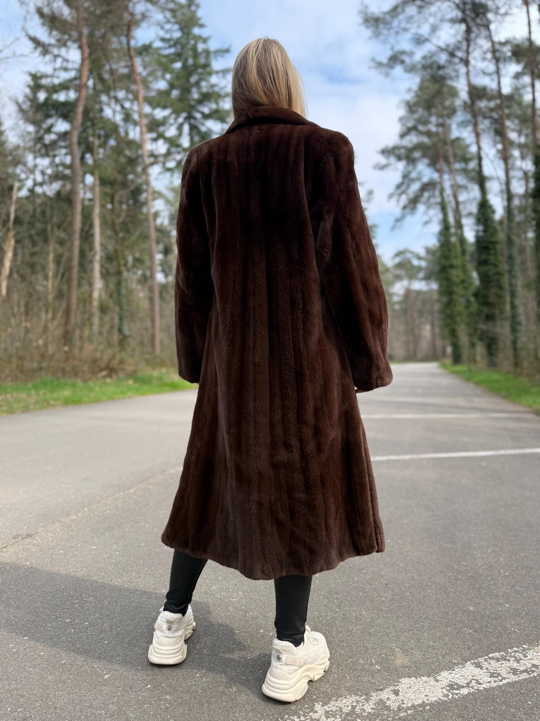 Ranched Saga Mink Fur Coat, Sheared Fur Medium Size, Full-Length Mink Coat, Superb Quality, Brand New Coat, Premium High Quality Fur, Luxury