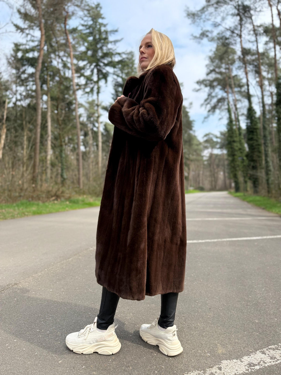 Ranched Saga Mink Fur Coat, Sheared Fur Medium Size, Full-Length Mink Coat, Superb Quality, Brand New Coat, Premium High Quality Fur, Luxury