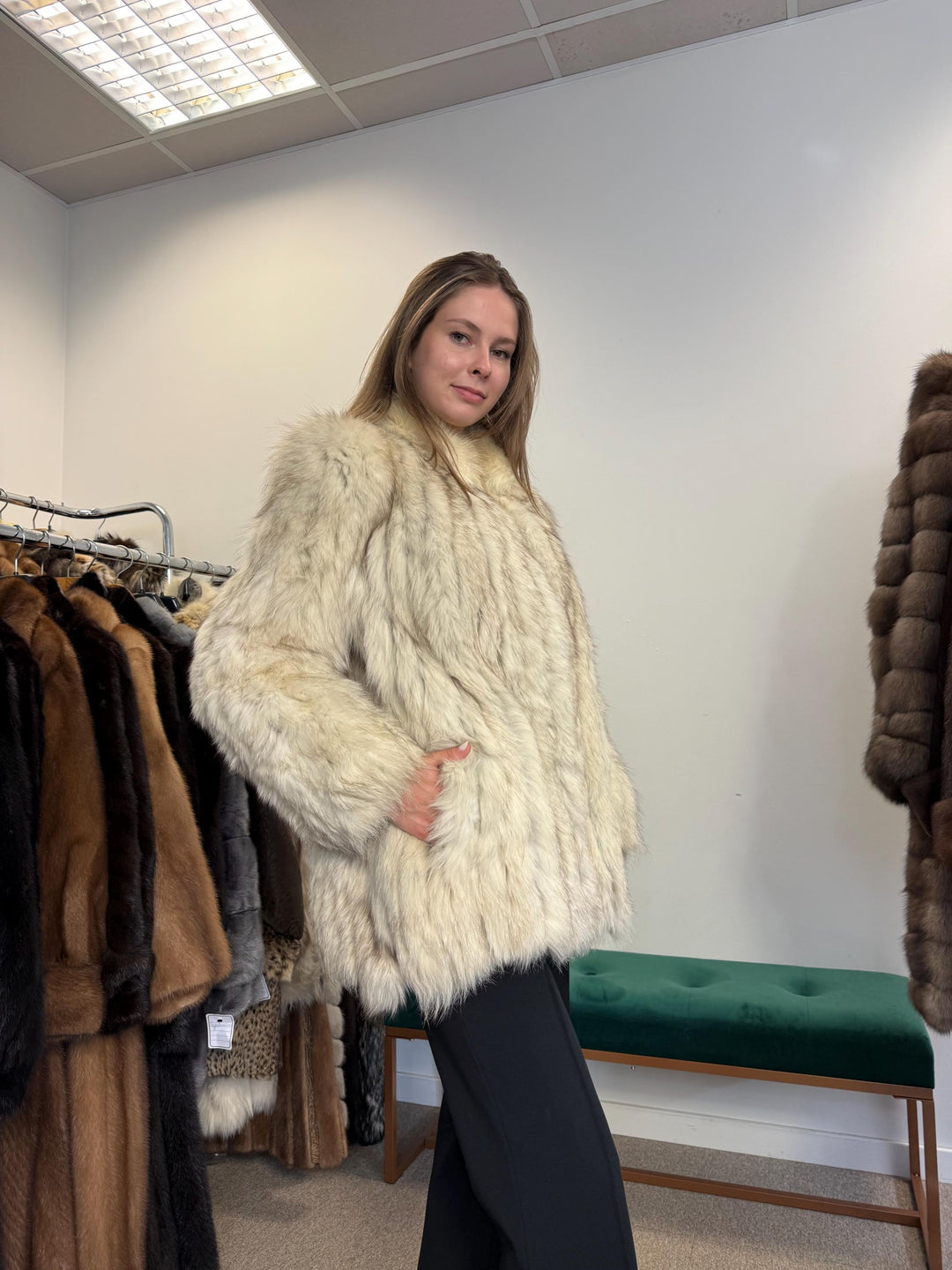 White Fox Fur Jacket, Medium Size, Saga Fox Jacket, Real Fox Fur Coat, Fox Fur Coat, Vintage Fur Coat, Women's Fur Jacket, Outlet Fur Coat