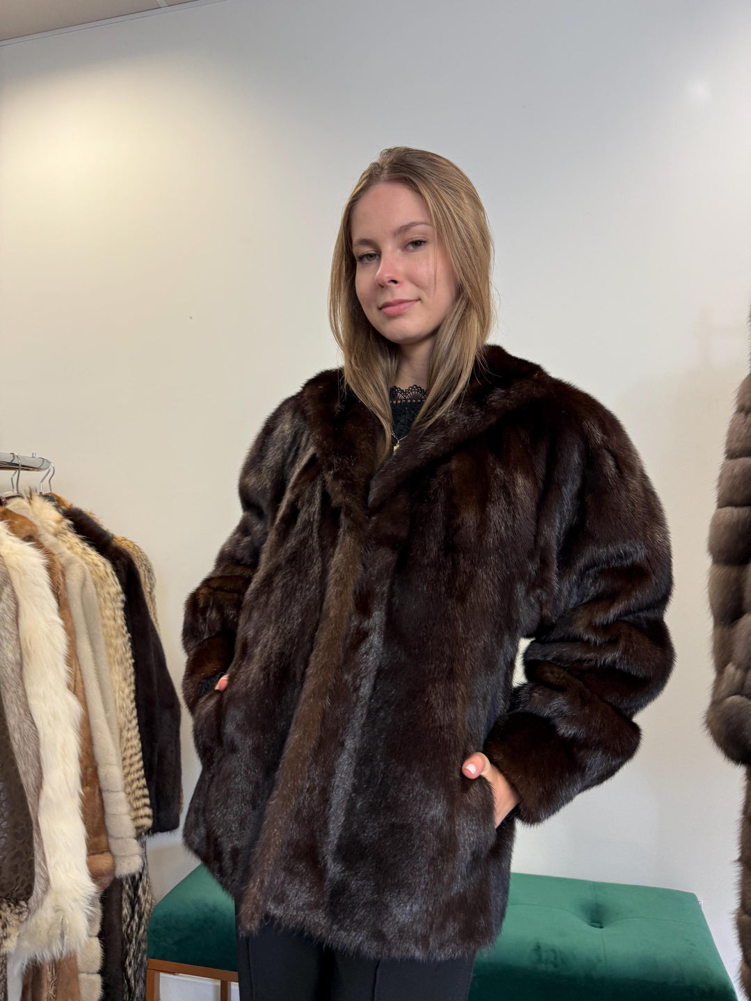 Short Mink Fur Jacket, Medium Size, Brown Mink Fur, Real Fur Jacket, Mink Jacket, Vintage Fur Jacket, Thick Mink Jacket, Women's Fur Jacket