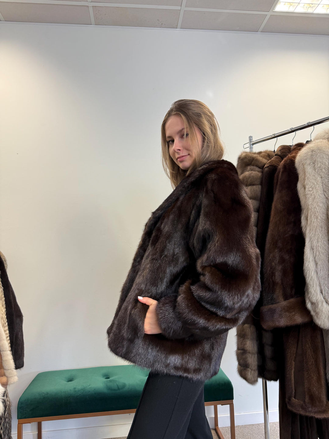 Short Mink Fur Jacket, Medium Size, Brown Mink Fur, Real Fur Jacket, Mink Jacket, Vintage Fur Jacket, Thick Mink Jacket, Women's Fur Jacket