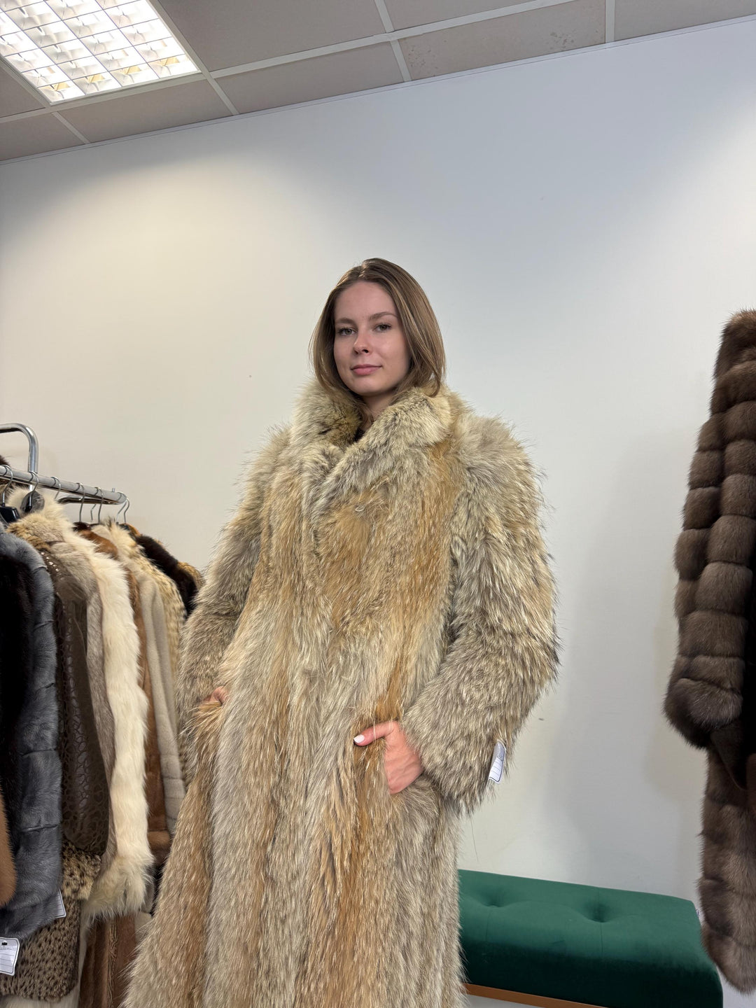 Long Coyote Fur Coat, Medium Size, Real Fur Coat, Fur Coat, Women's Fur Coat, Real Coyote Fur, Coyote Coat, Vintage Fur Coat, Long Fur Coat