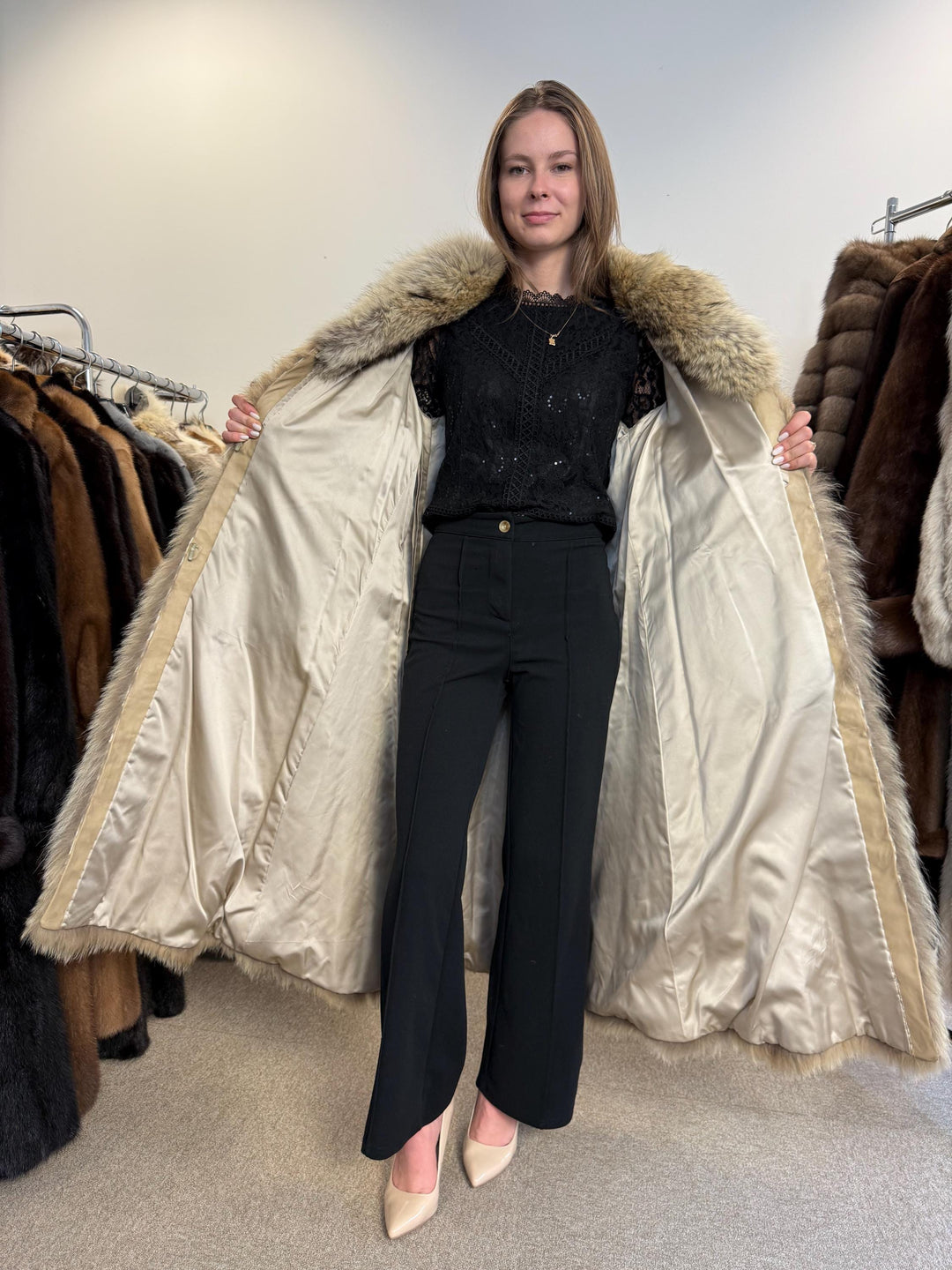 Long Coyote Fur Coat, Medium Size, Real Fur Coat, Fur Coat, Women's Fur Coat, Real Coyote Fur, Coyote Coat, Vintage Fur Coat, Long Fur Coat