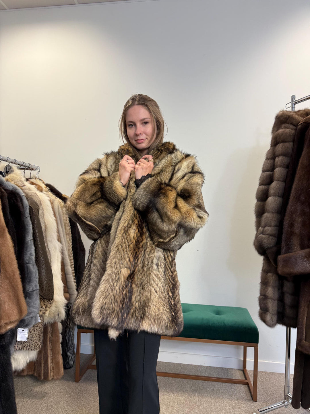 Coyote Fur Coat, Medium Size, Real Fur Coat, Fur Coat, Womens Fur Coat, Real Coyote Fur, Coyote Coat, Vintage Fur Coat, Women's Vintage Coat