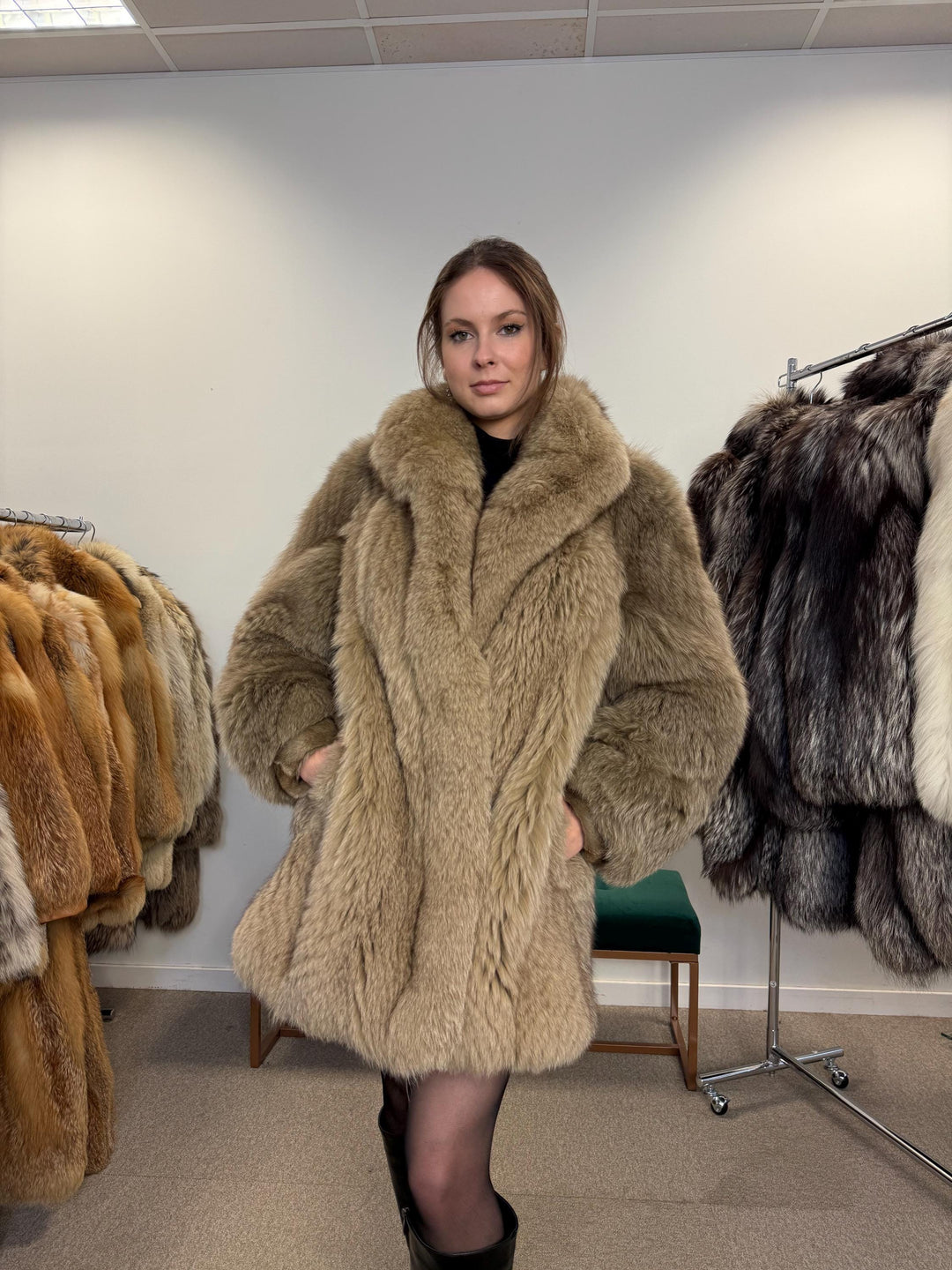 Fluffy Brown Fox Fur Coat, S/M Size, Women's Fur Coat, Real Fox Fur Coat, Vintage Fur Coat, Real Fur Jacket, Brown Fox Fur, Fluffy Fox Coat