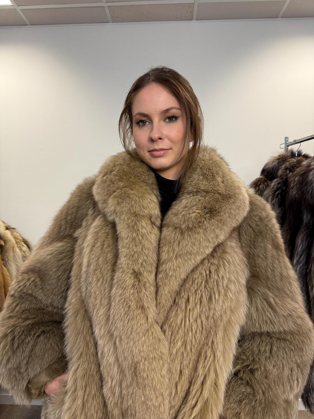 Fluffy Brown Fox Fur Coat, S/M Size, Women's Fur Coat, Real Fox Fur Coat, Vintage Fur Coat, Real Fur Jacket, Brown Fox Fur, Fluffy Fox Coat