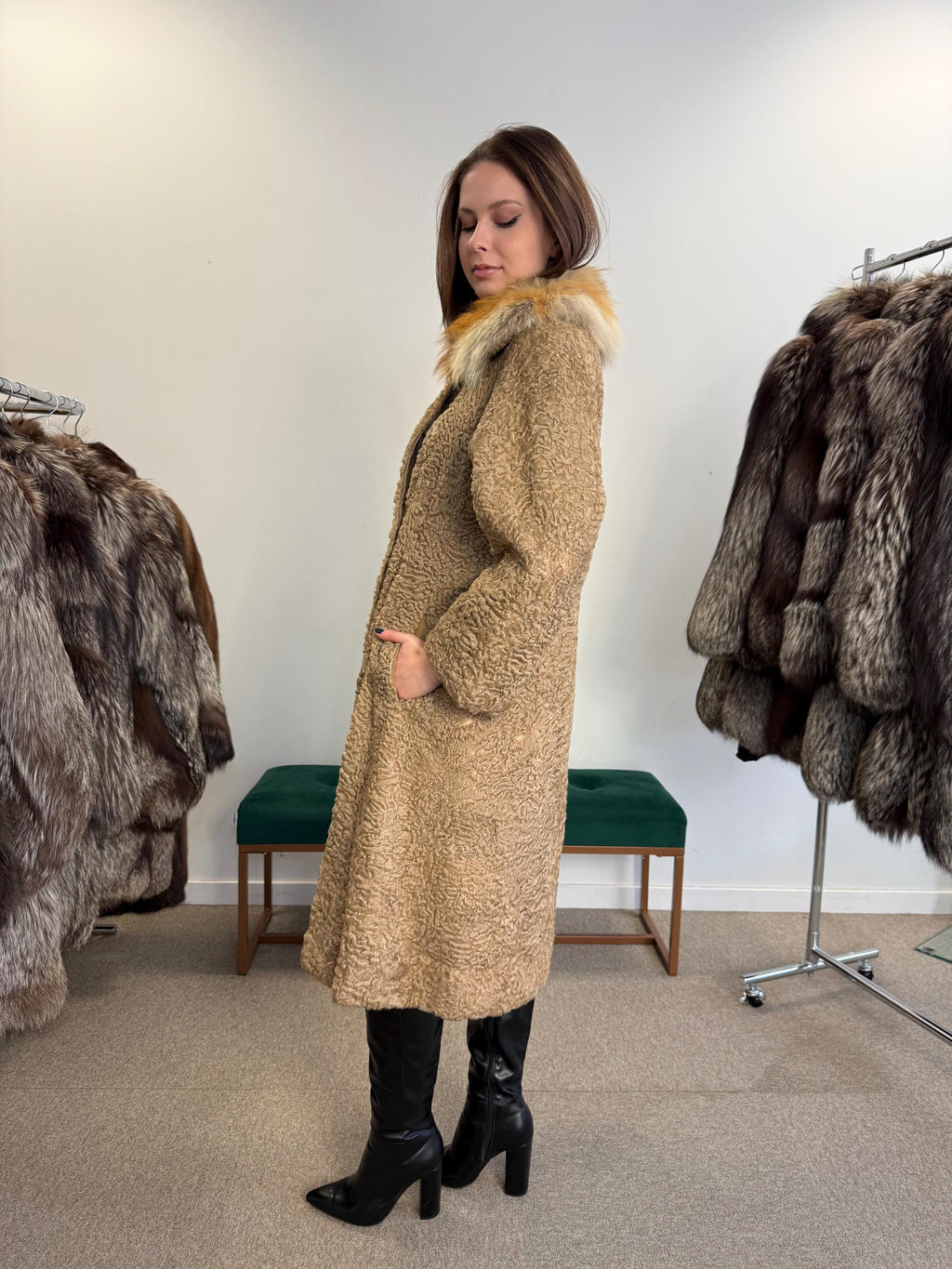 Beige Astrakhan Fur Coat, Small Size, Women's Fur Coat, Red Fox Fur Collar, Real Astrakhan Fur, Real Fur Coat, Vintage Fur Coat, Thick Fur