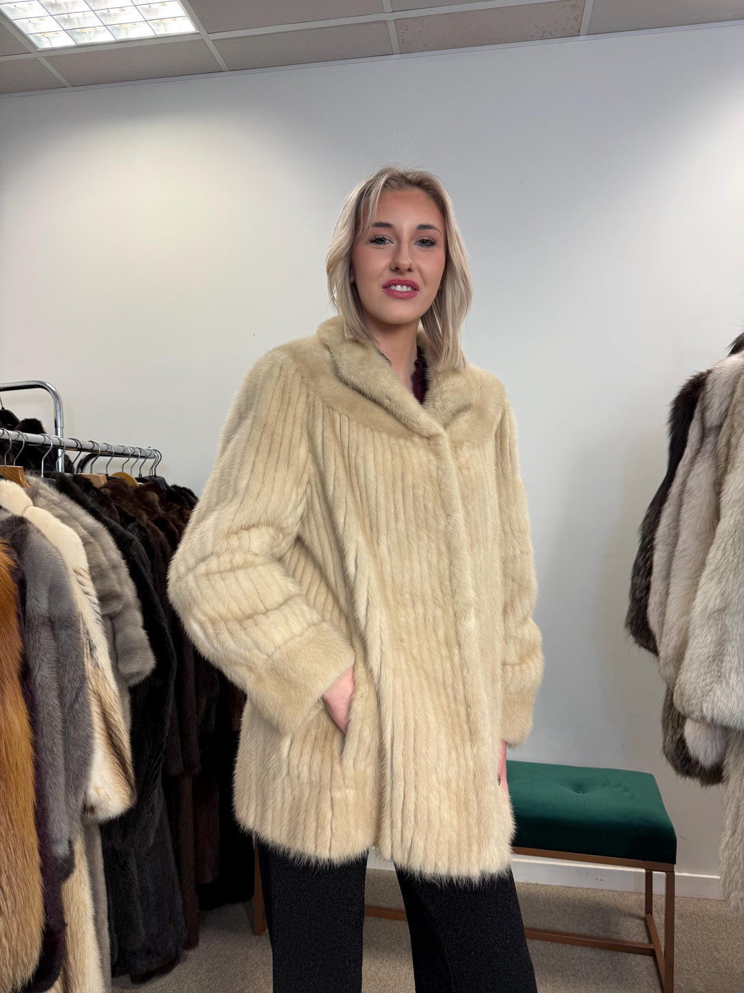 White Saga Mink Jacket, Medium Size, White Mink Fur, Real Fur Jacket, Mink Coat Women, Thick Mink Coat, Saga Mink, Vintage Fur Jacket, Mink