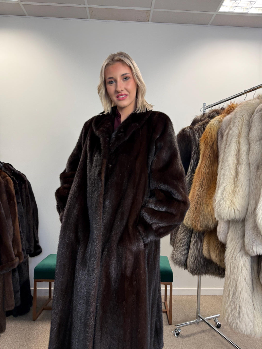 Long Brown Mink Coat, XL Size, Luxury Fur Coat, Real Fur Coat, Full-Length Mink Fur Coat, Brown Mink Fur, Vintage Fur Coat, Women's Fur Coat