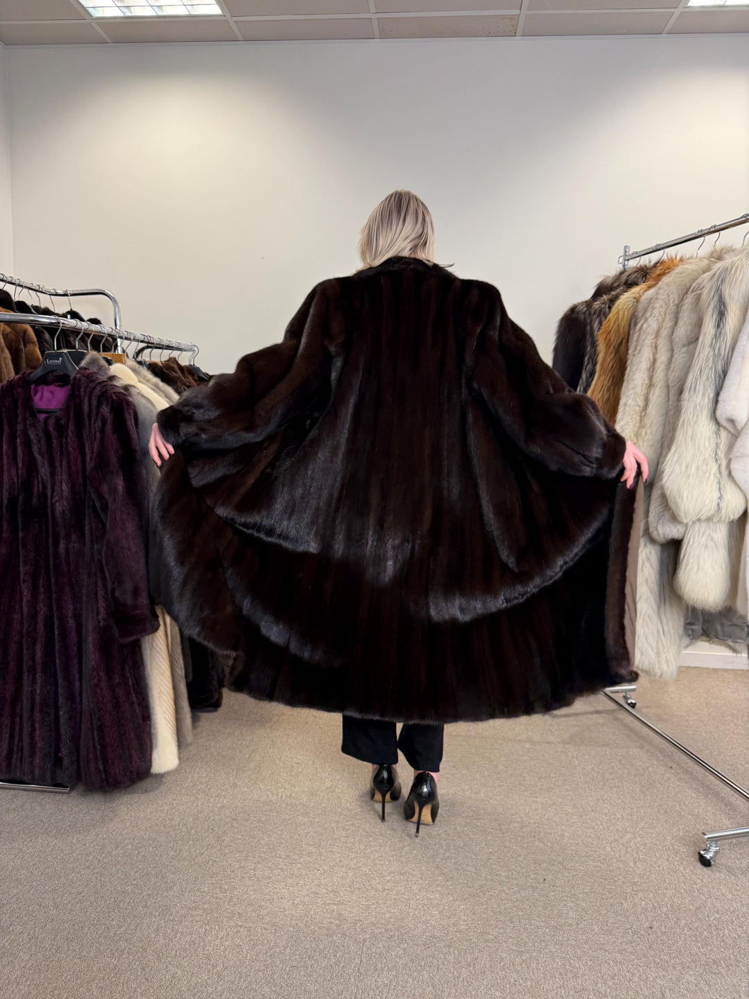 Long Brown Mink Coat, XL Size, Luxury Fur Coat, Real Fur Coat, Full-Length Mink Fur Coat, Brown Mink Fur, Vintage Fur Coat, Women's Fur Coat
