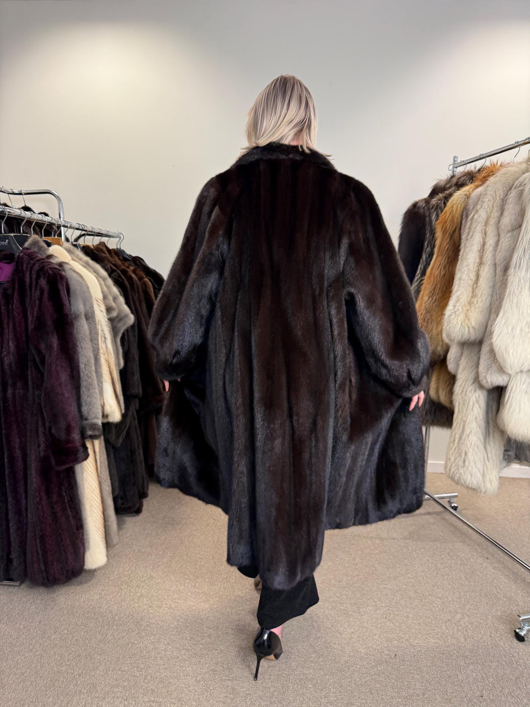 Long Brown Mink Coat, XL Size, Luxury Fur Coat, Real Fur Coat, Full-Length Mink Fur Coat, Brown Mink Fur, Vintage Fur Coat, Women's Fur Coat
