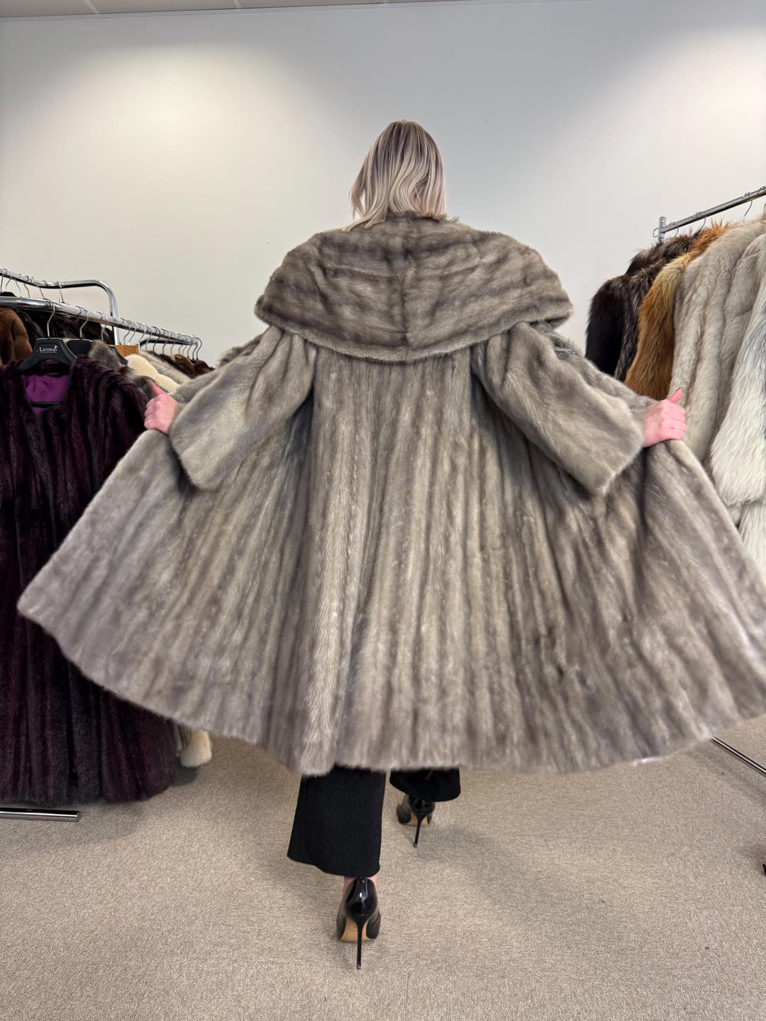 Grey Mink Fur Coat, XL Size, Luxury Fur Coat, Long Fur Coat, Real Mink Fur, Vintage Fur Coat, Women's Fur Coat, Grey Fur Coat, Fur Coat Mink