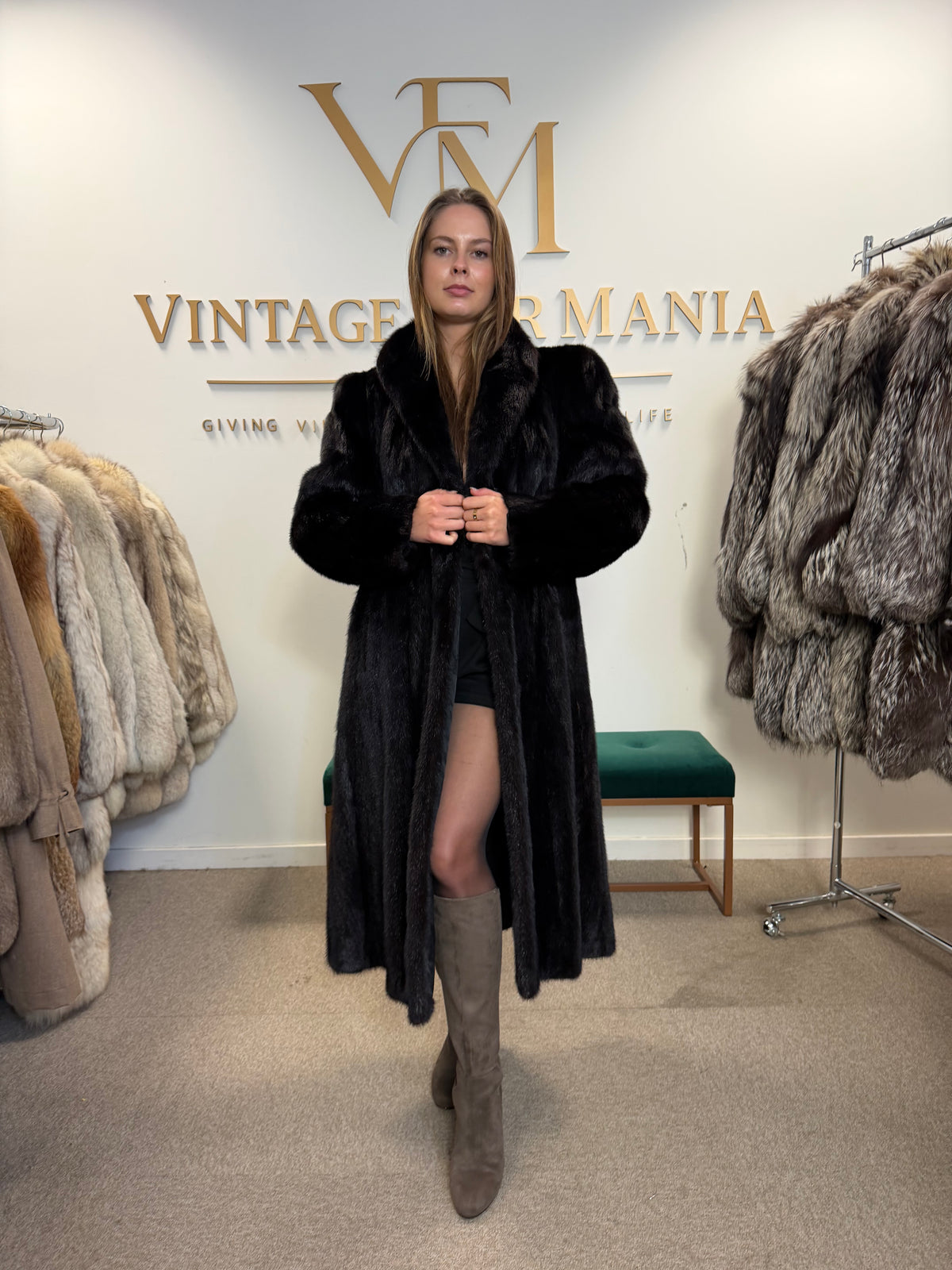 Very Dark Brown Mink Fur Coat, Large, German Furrier