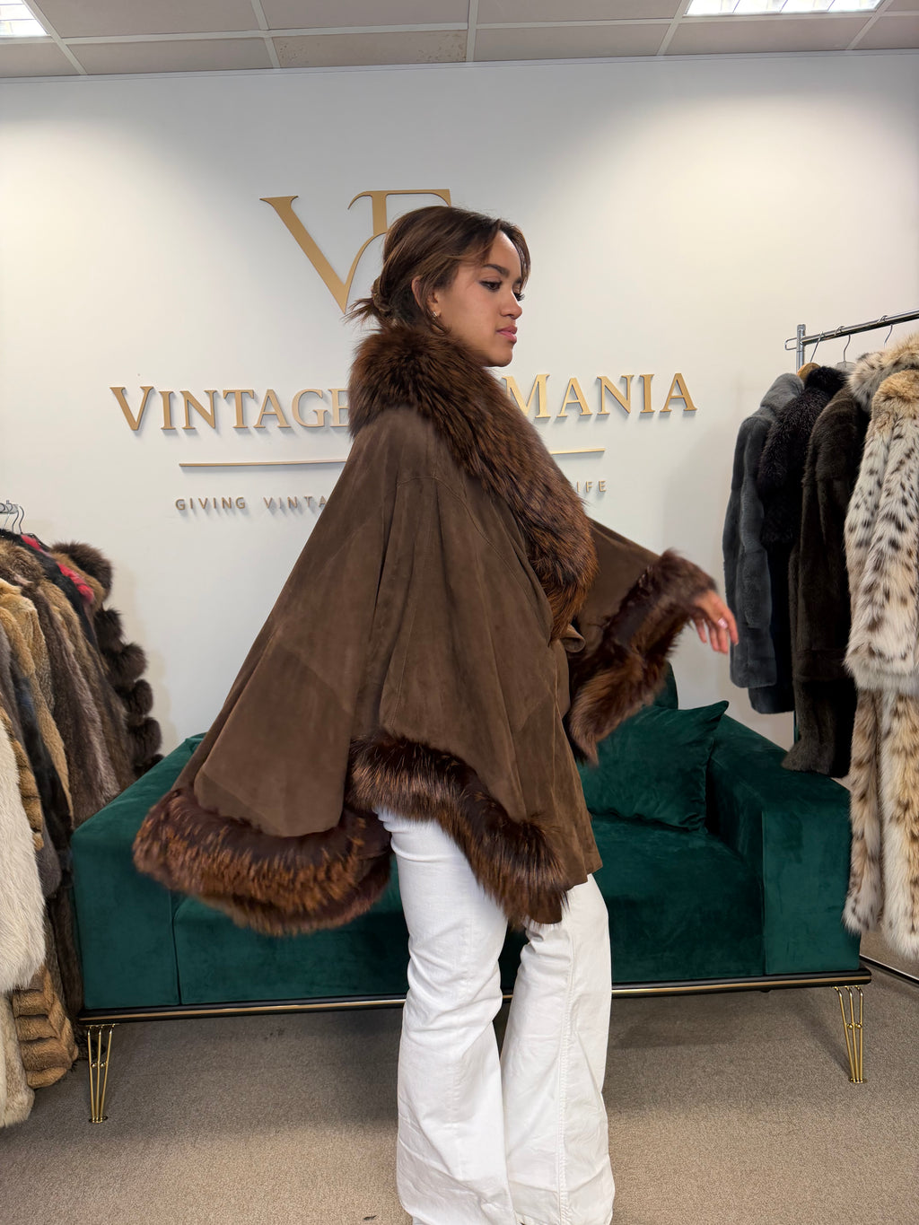 Lamb Nappa Leather Cape with Finn Raccoon & Fox, XL, La Mia