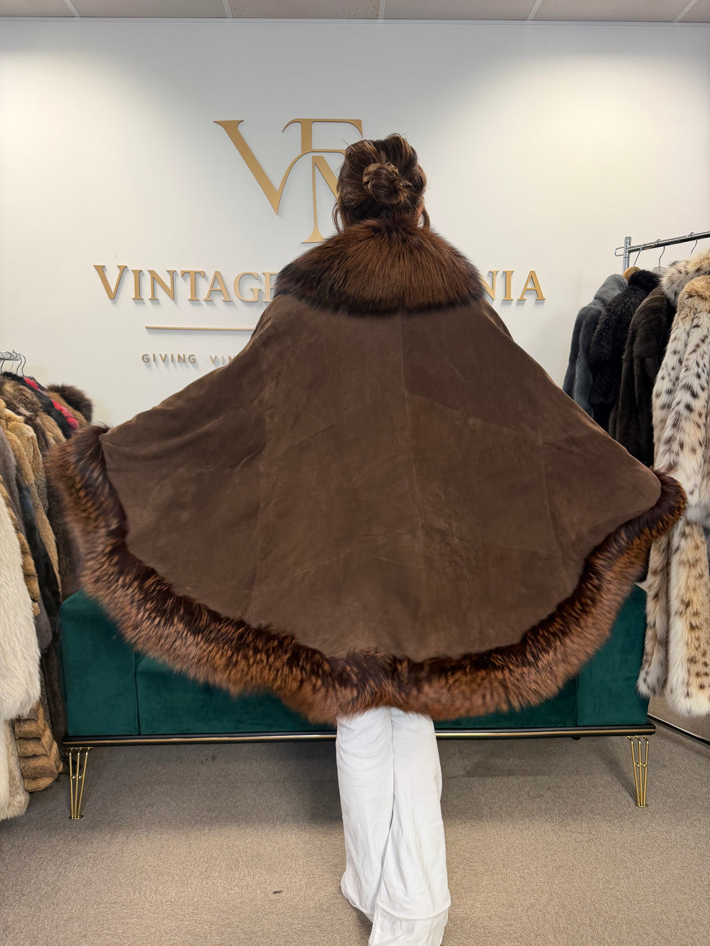 Lamb Nappa Leather Cape with Finn Raccoon & Fox, XL, La Mia