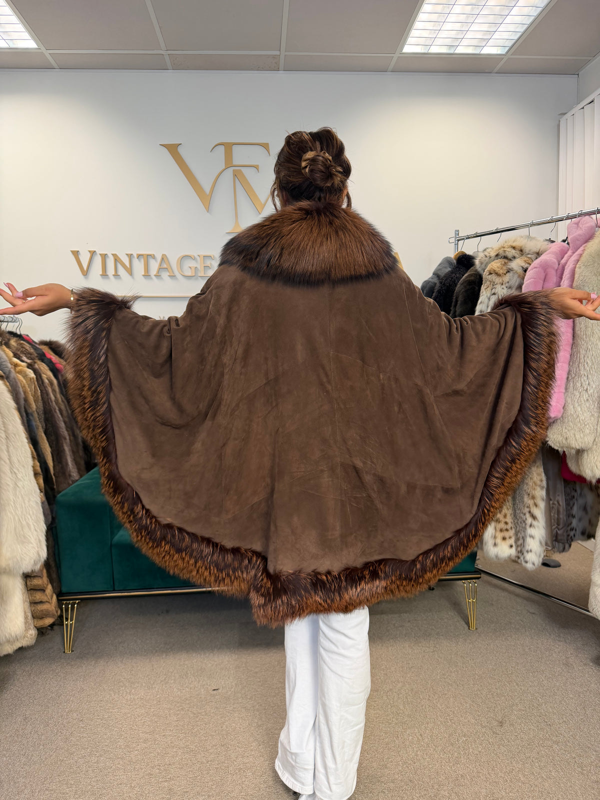 Lamb Nappa Leather Cape with Finn Raccoon & Fox, XL, La Mia
