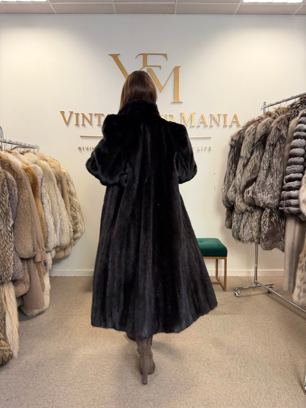 Very Dark Brown Mink Fur Coat, Large, German Furrier