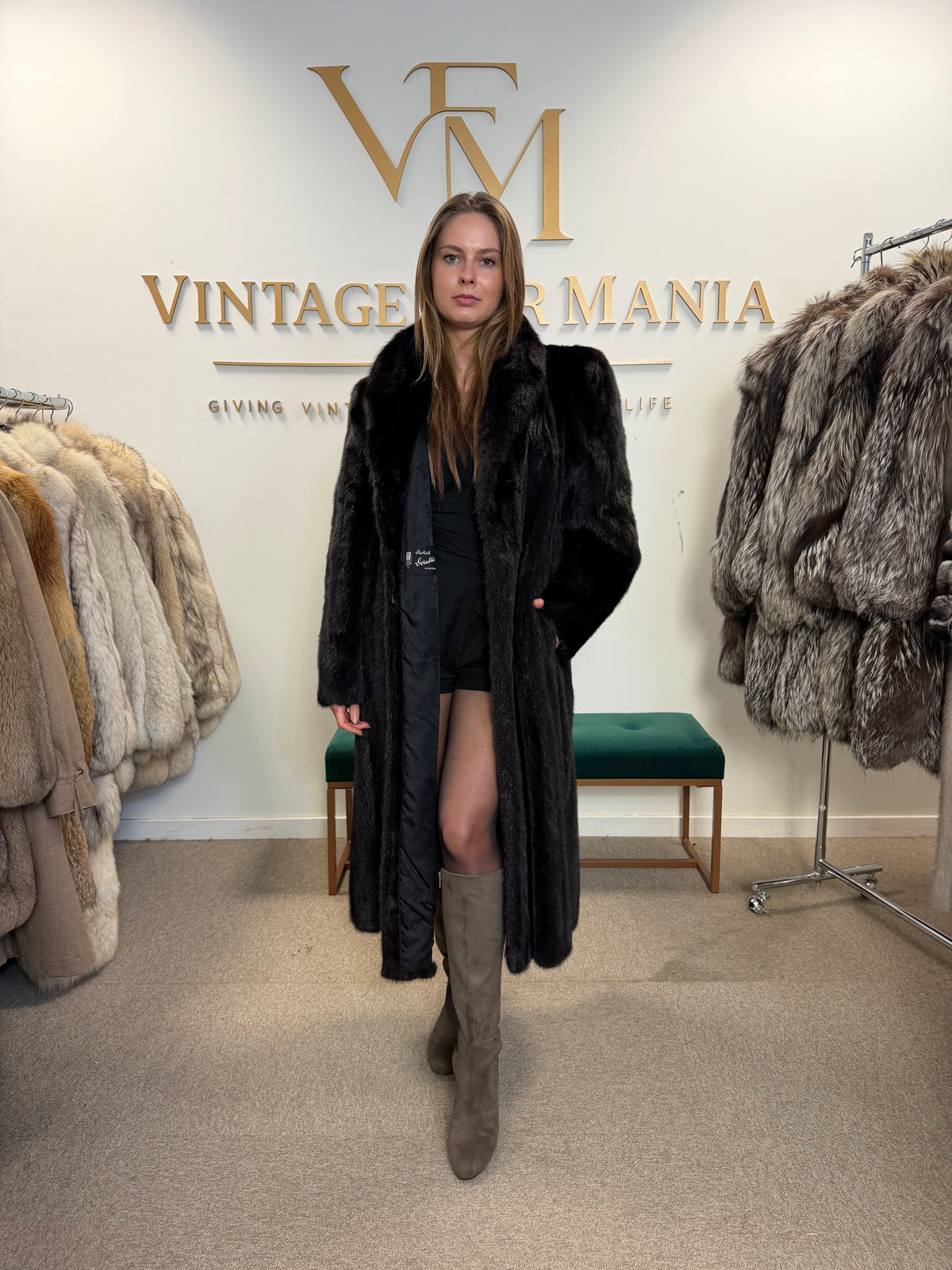 Very Dark Brown Mink Fur Coat, Large, German Furrier