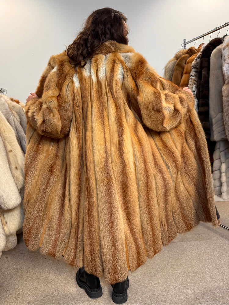 Red Fox Fur Coat XXL – Authentic Vintage Piece with High-Quality Fur, Soft and Comfortable Fit, Elegant Outerwear.
