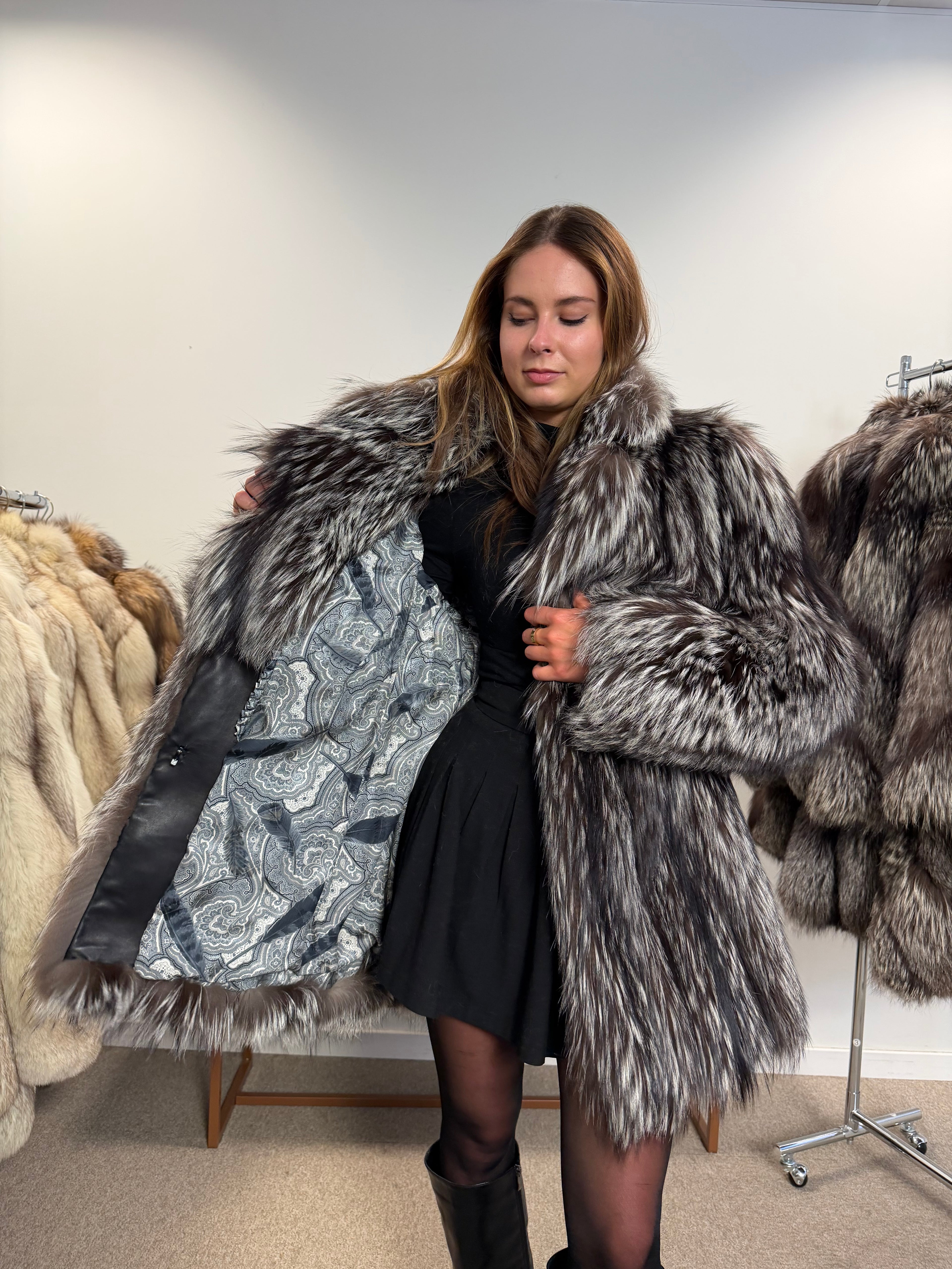 Silver Fox Fur Coat, Medium Size, Real Silver Fox Fur, Luxury Fur Coat, Women's Fur Coat, Vintage Fur Coat, Full Fur Coat