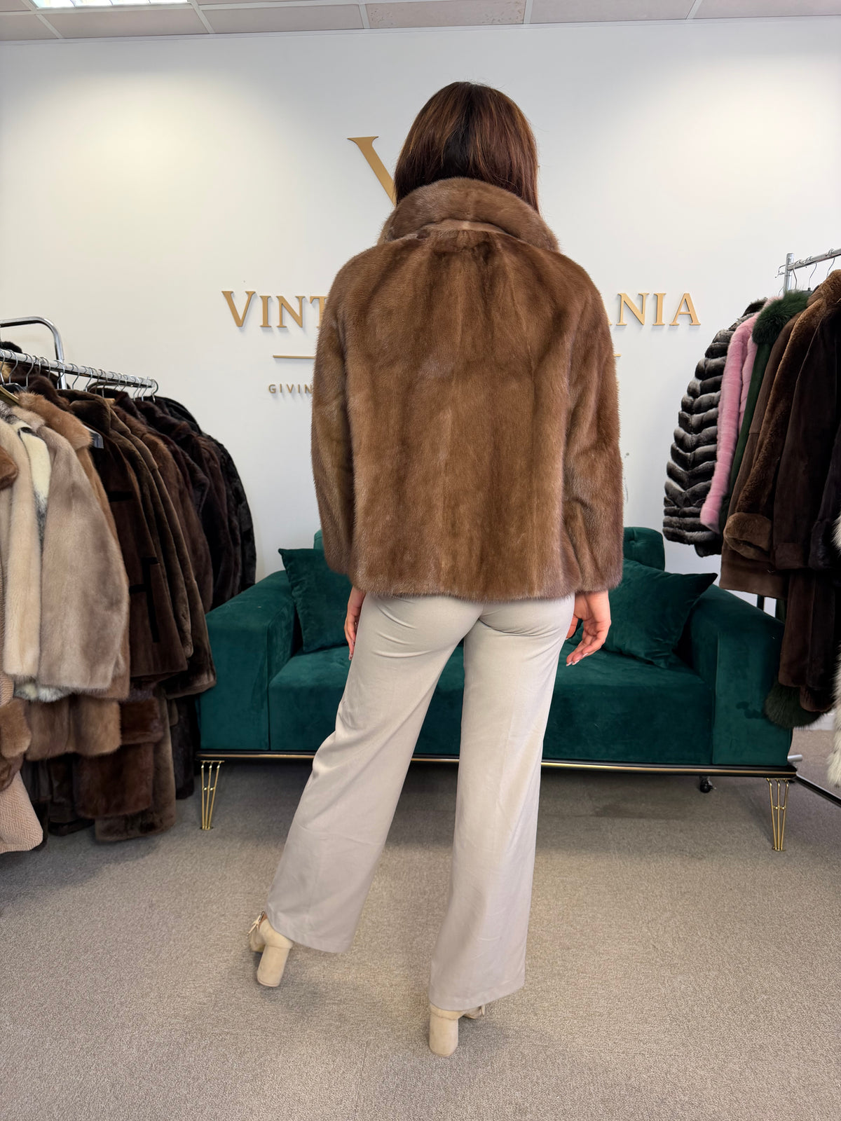 Short Brown SAGA Mink Fur Jacket, M/L