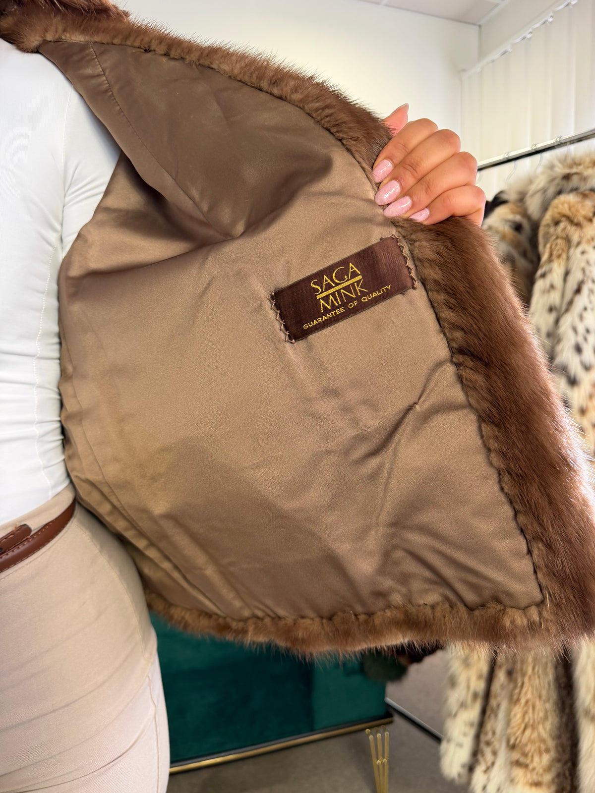 Short Brown SAGA Mink Fur Jacket, M/L