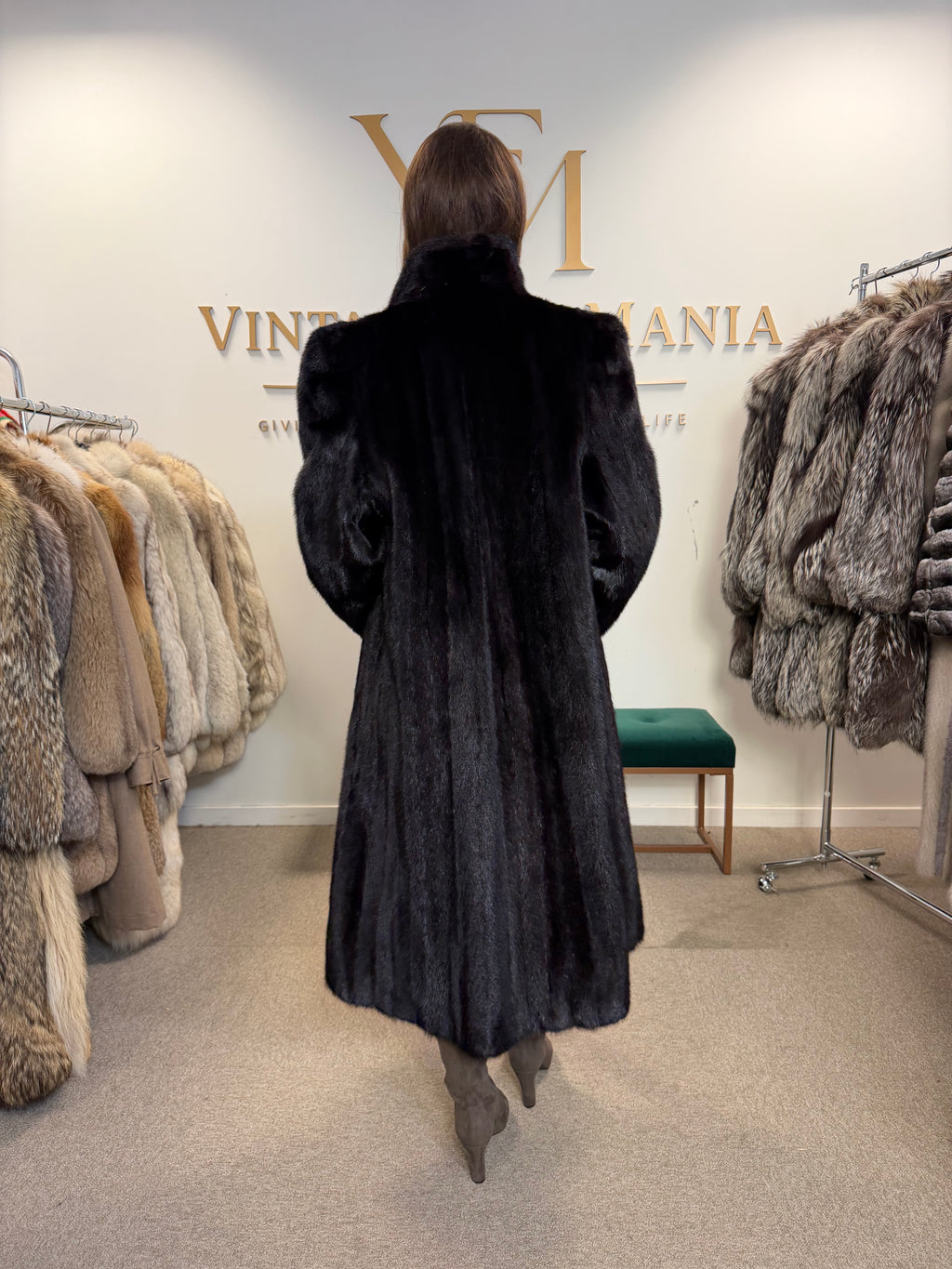 Very Dark Brown Mink Fur Coat, Large, German Furrier