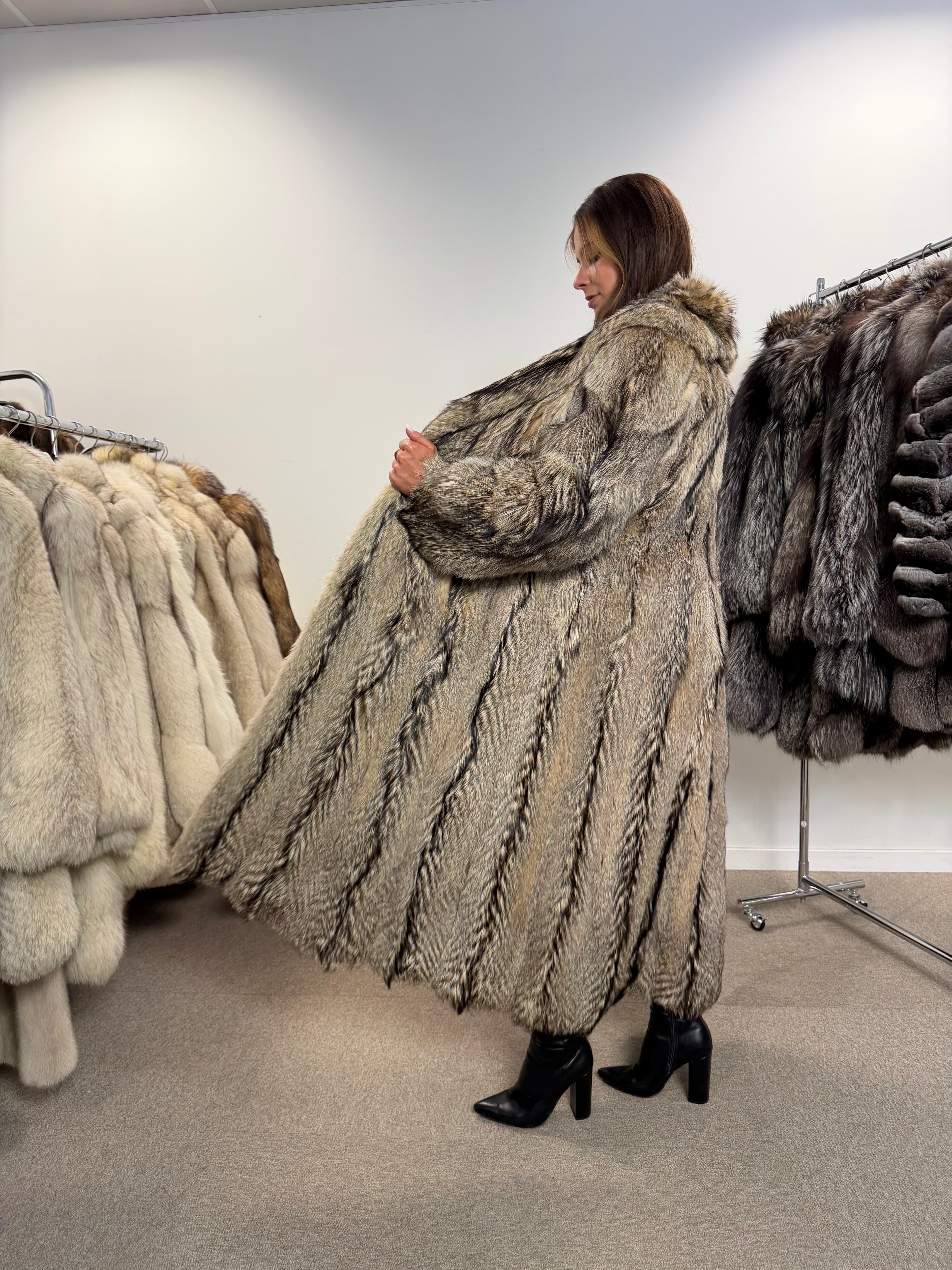 Raccoon Real Fur Coat, Size L, Full Length
