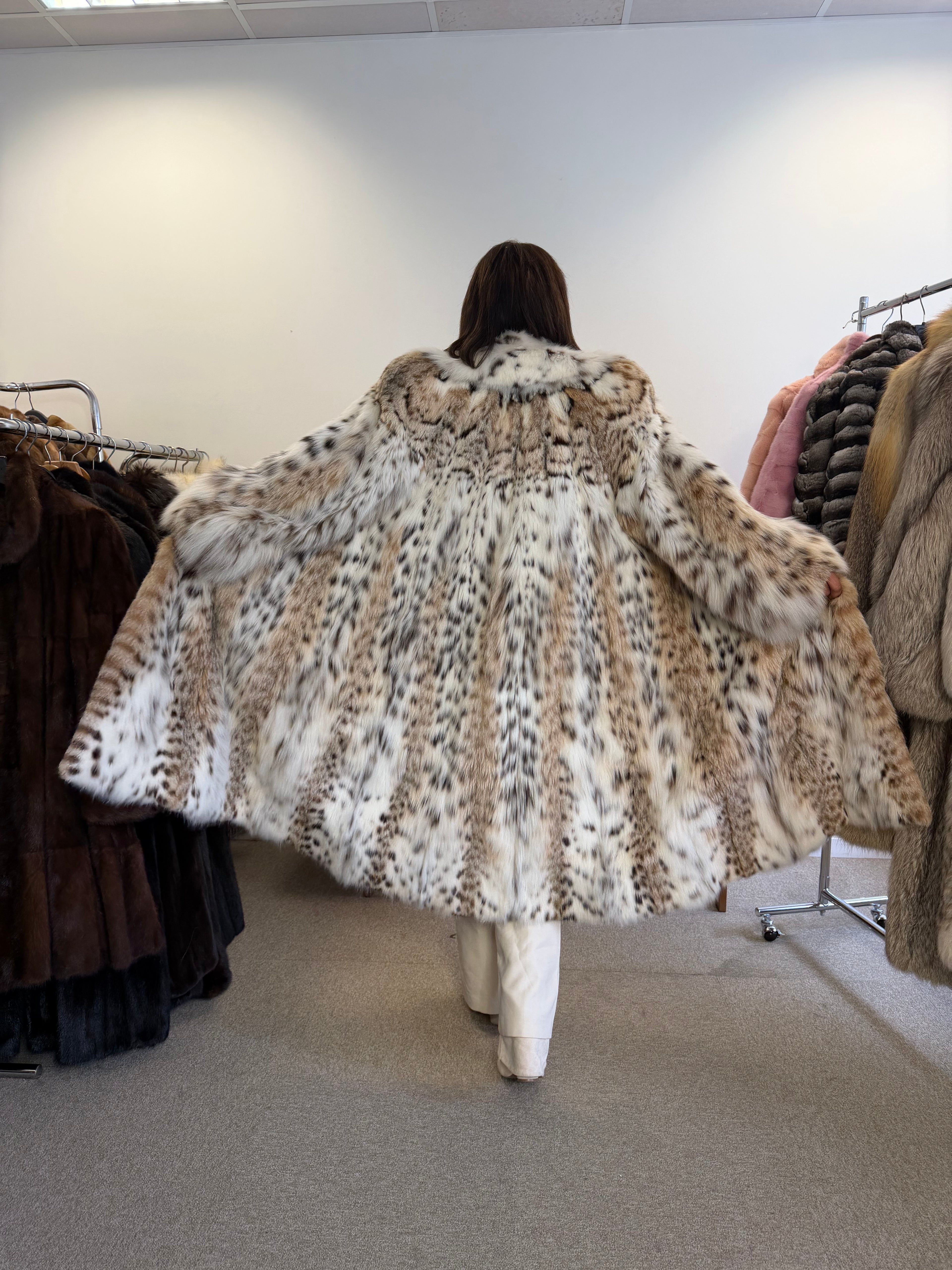 Lynx Fur Coat, Rare Luxury, White reflection, Oversized up tk 3XL