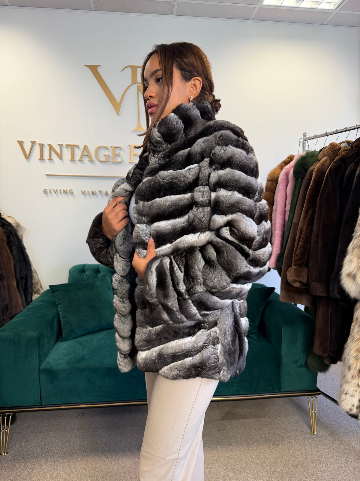 Chinchilla Fur Jacket, Medium, Short, New