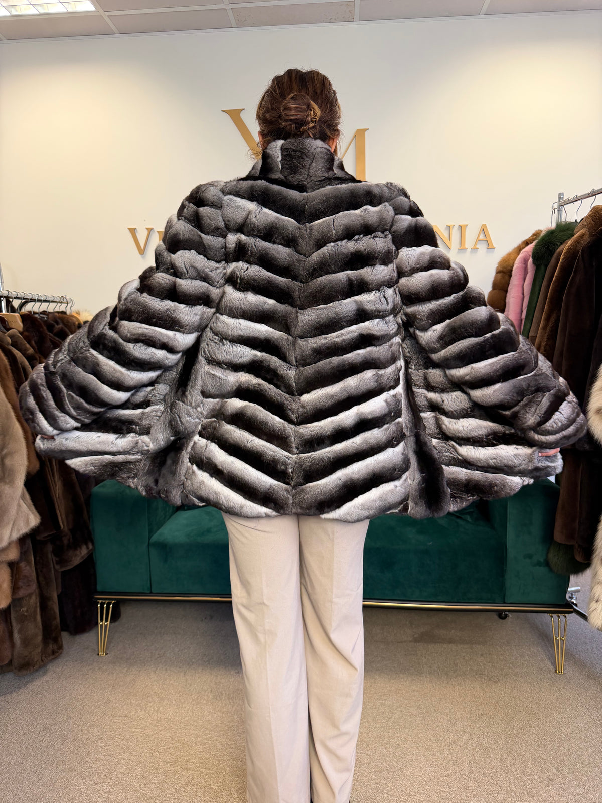 Chinchilla Fur Jacket, Medium, Short, New