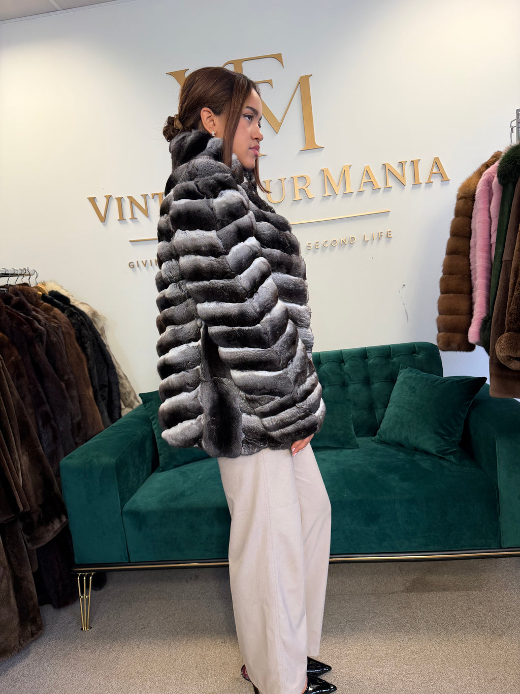 Chinchilla Fur Jacket, Medium, Short, New