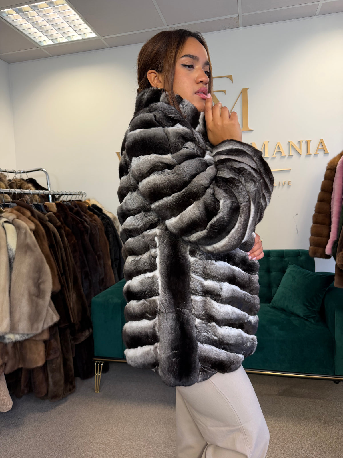 Chinchilla Fur Jacket, Medium, Short, New