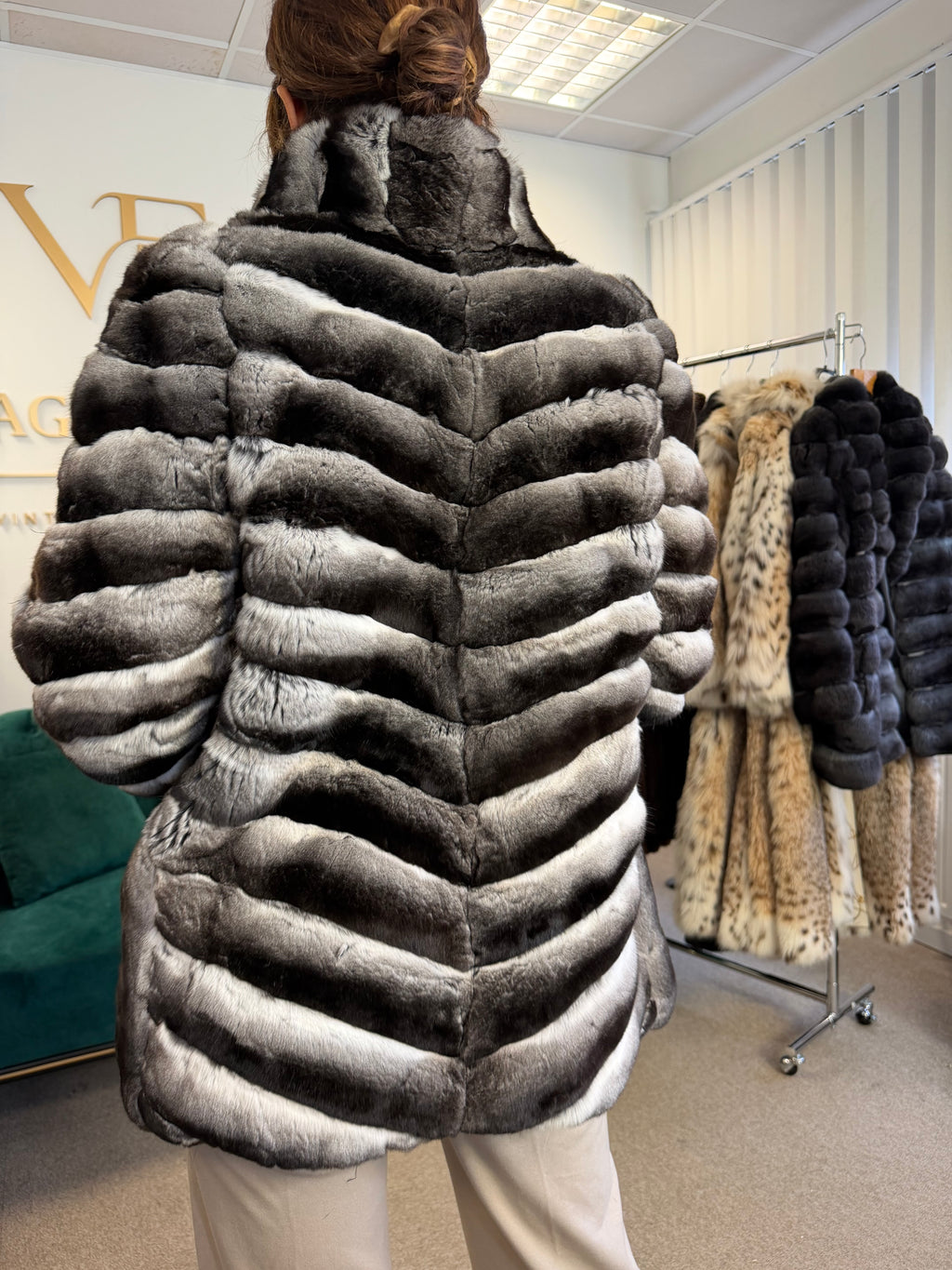 Chinchilla Fur Jacket, Medium, Short, New