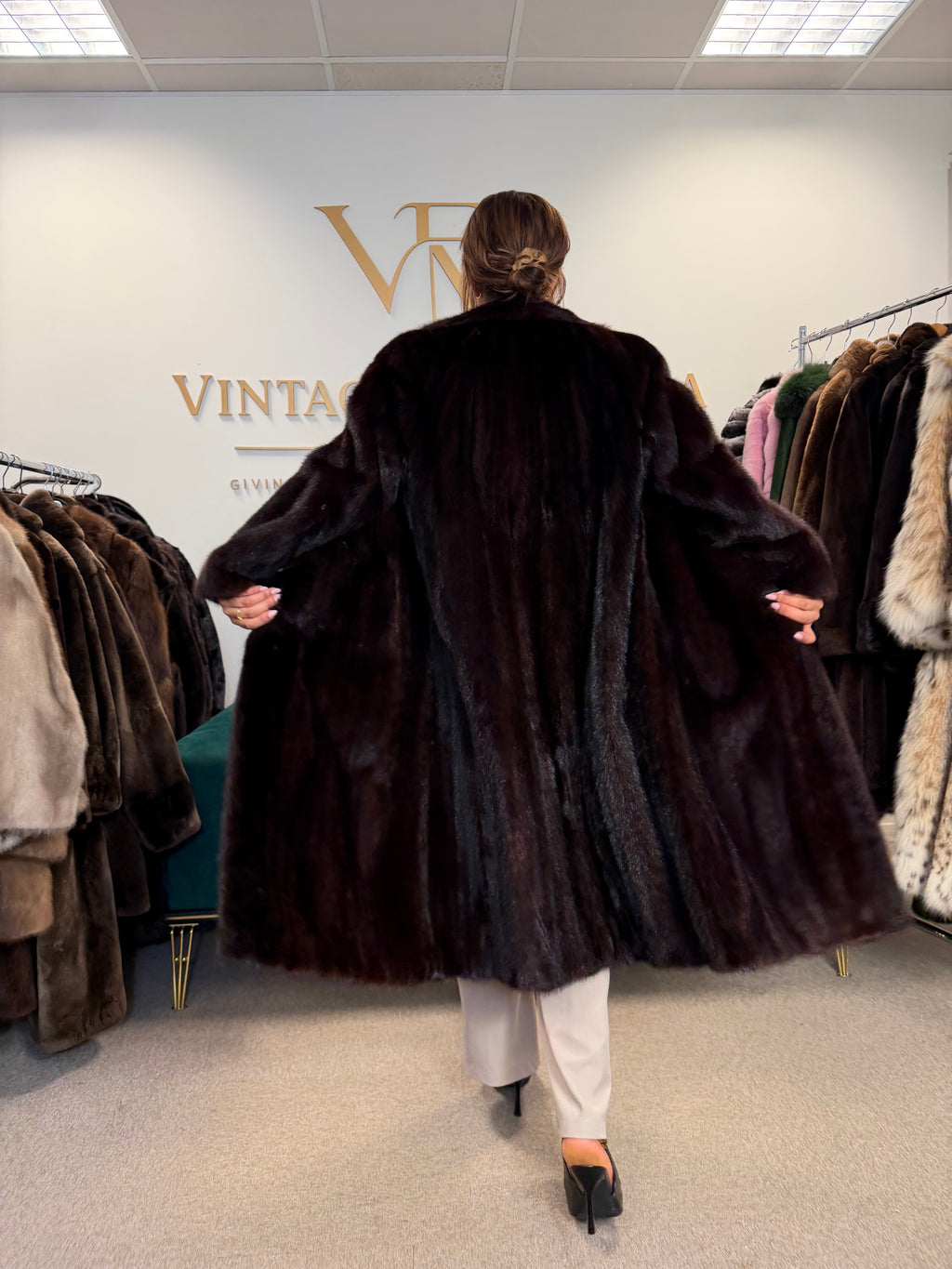 Very Dark Brown Mink Fur Coat, L/XL