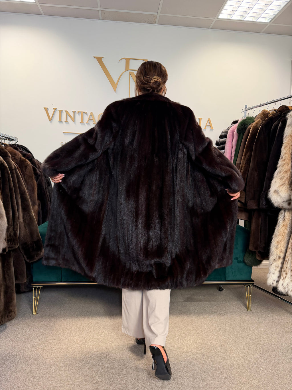 Very Dark Brown Mink Fur Coat, L/XL
