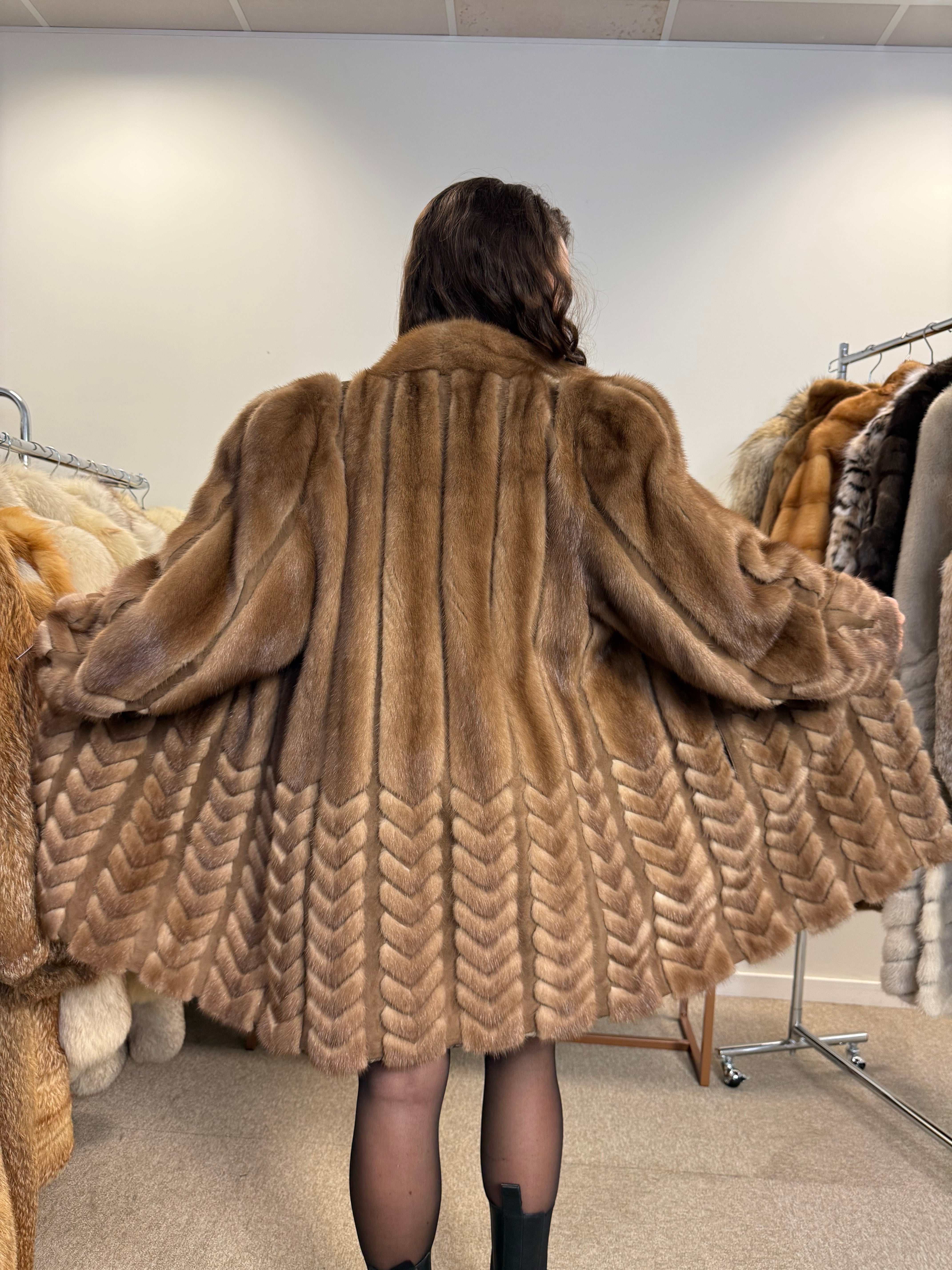 Authentic Mink Fur Coat – Extra Large, Soft and Timeless Look