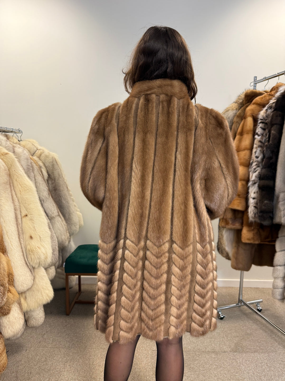 Brown Mink Fur Jacket XL – Rare Find, Elegant Winter Fashion