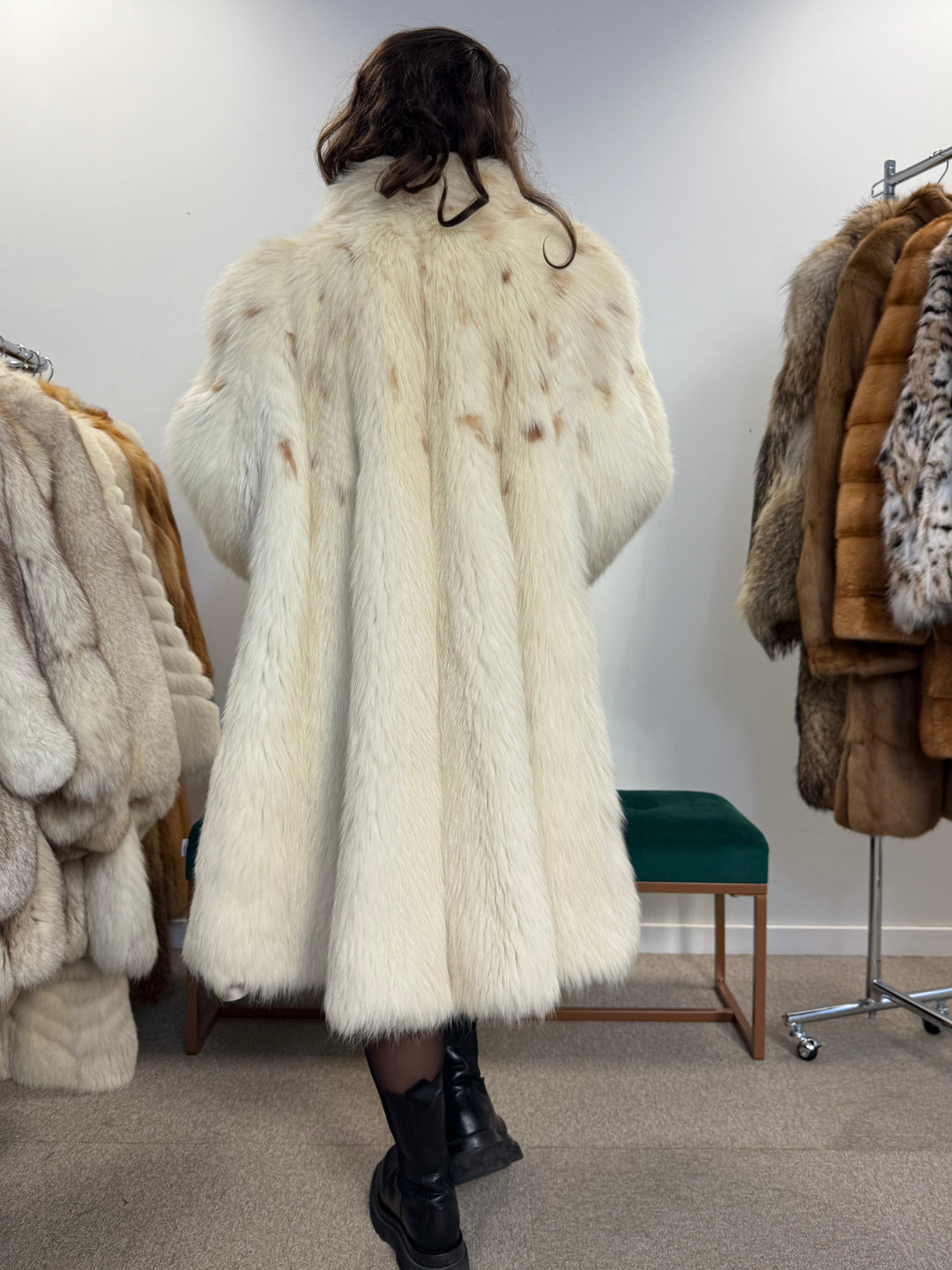 Real Lynx Fox Fur Coat, High-End Vintage Outerwear, Rare Collectible Piece