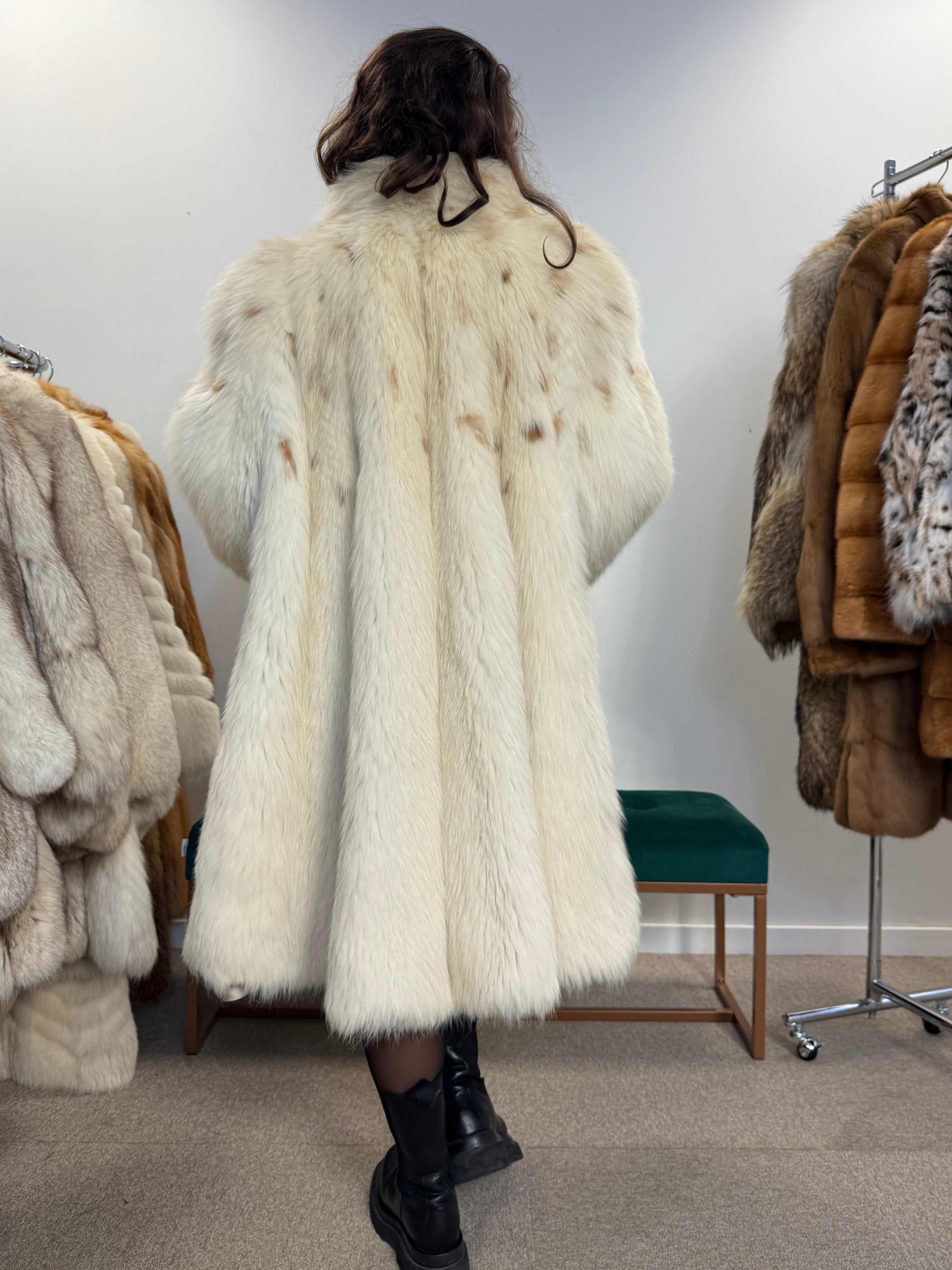 Real Lynx Fox Fur Coat, High-End Vintage Outerwear, Rare Collectible Piece