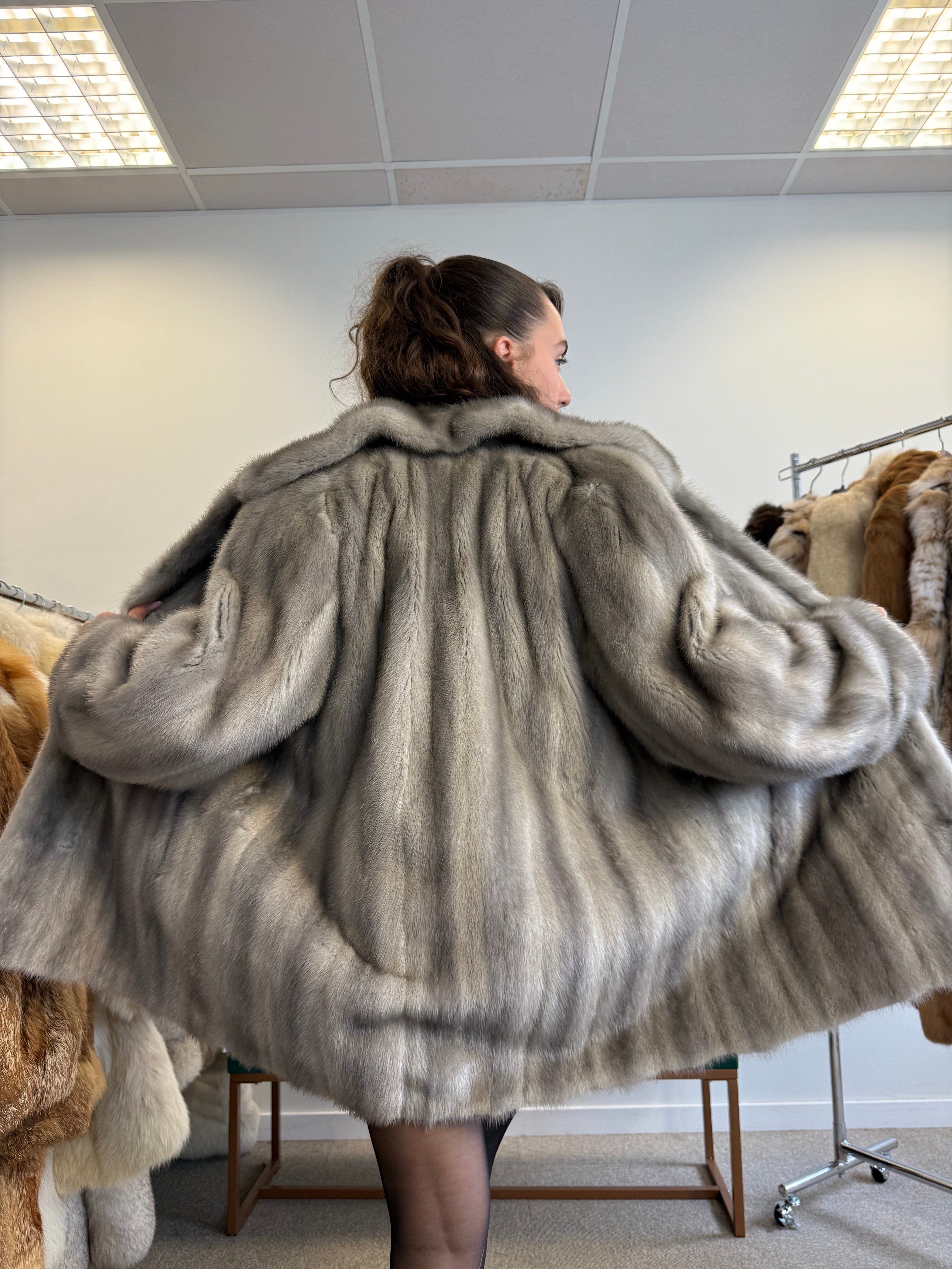 Vintage Real Mink Coat – Large Size, Soft and Beautiful Grey Fur