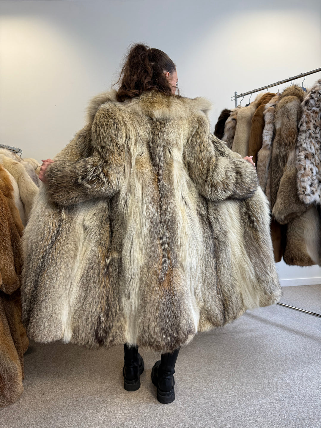 Fluffy Coyote Fur Jacket – Vintage Real Fur Women’s Coat